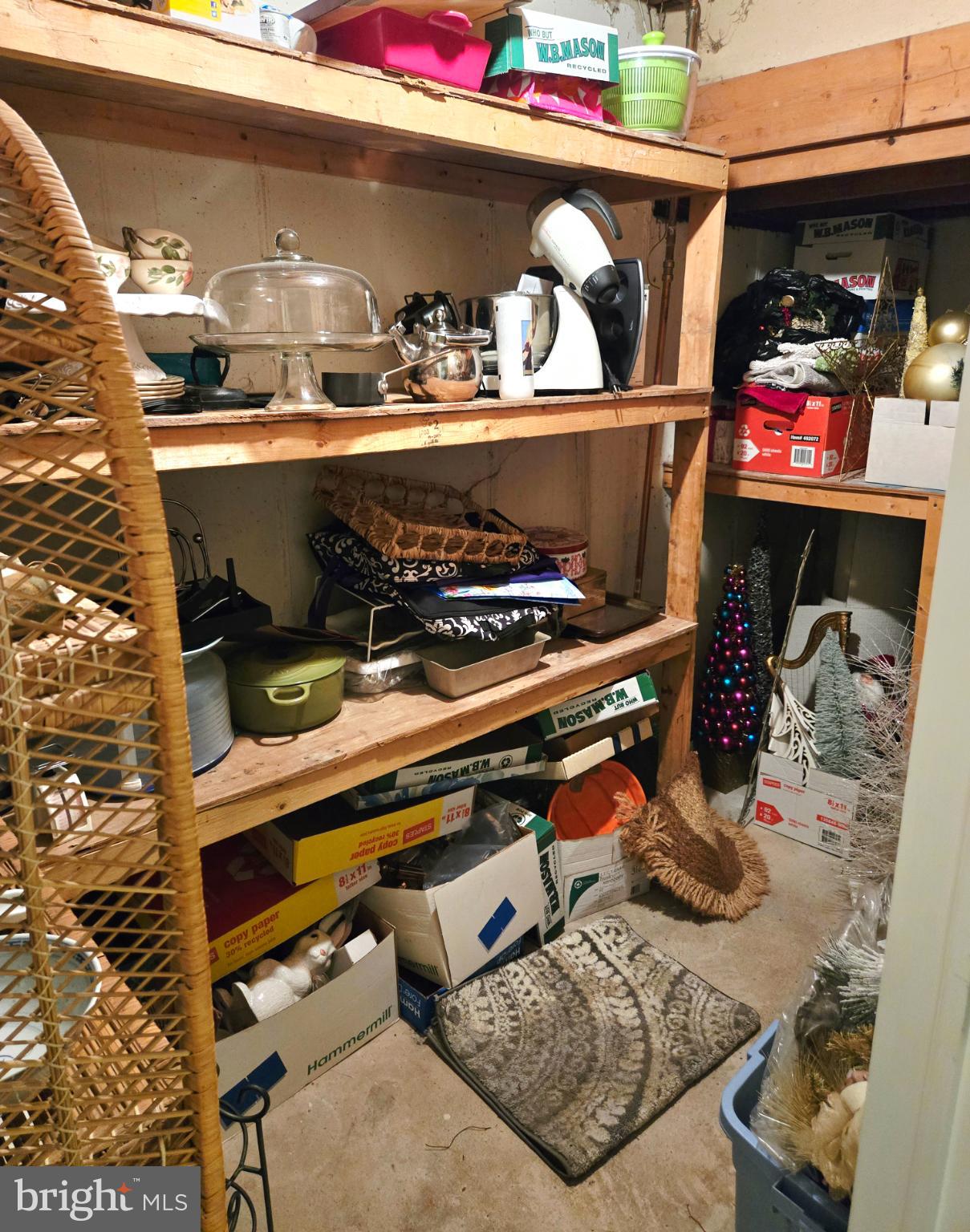 VILLAGE SHIRES - Residential