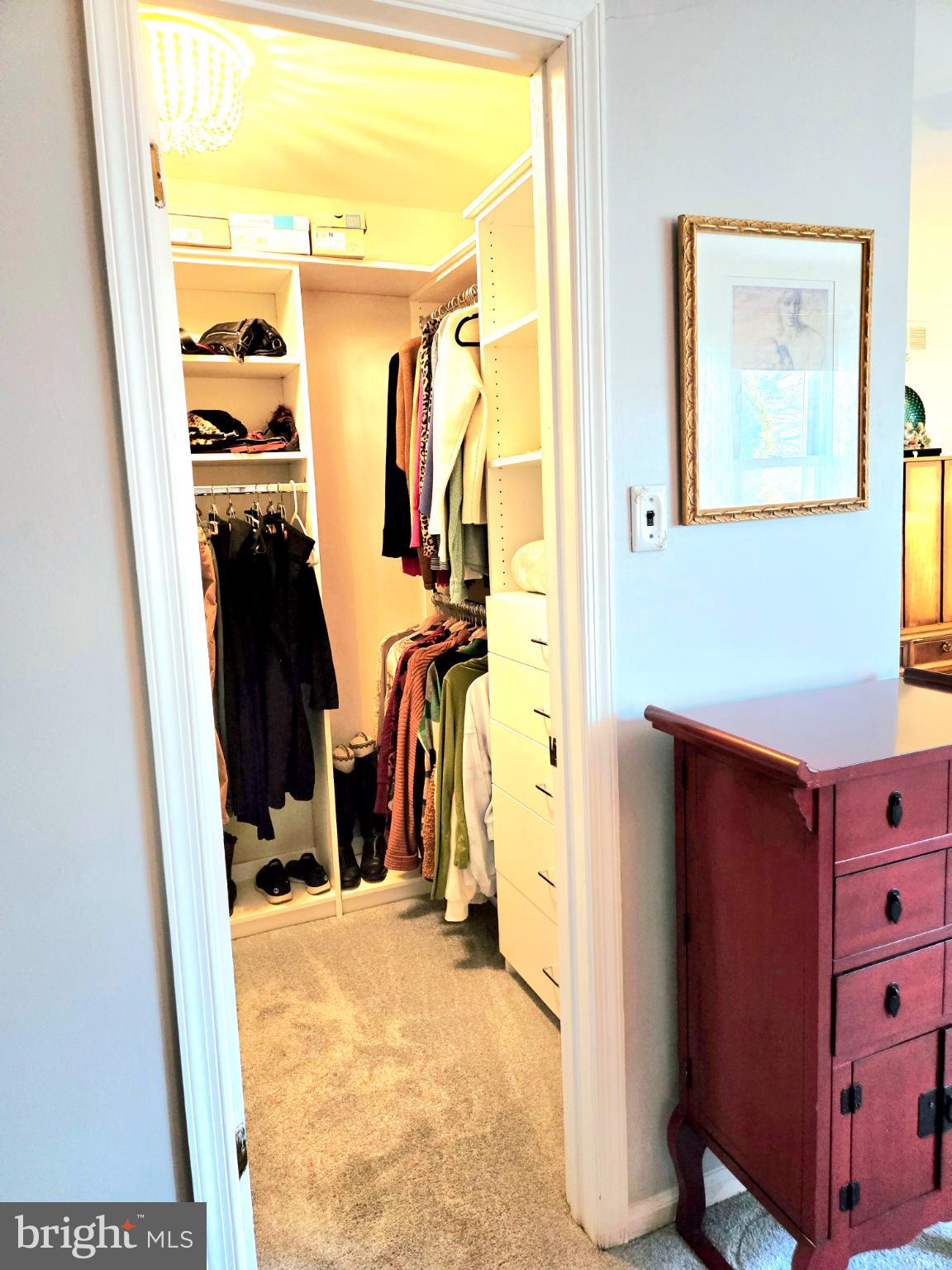 VILLAGE SHIRES - Residential