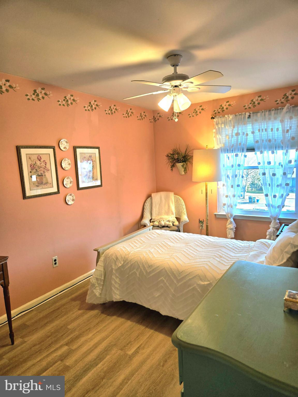 VILLAGE SHIRES - Residential