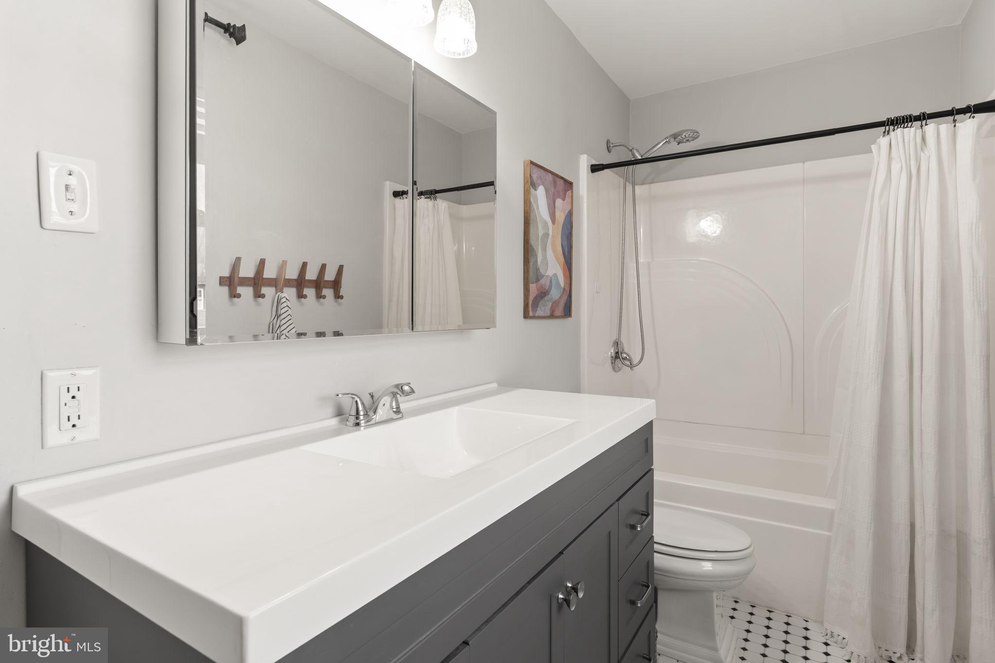 OLD MILL WOODS - Residential