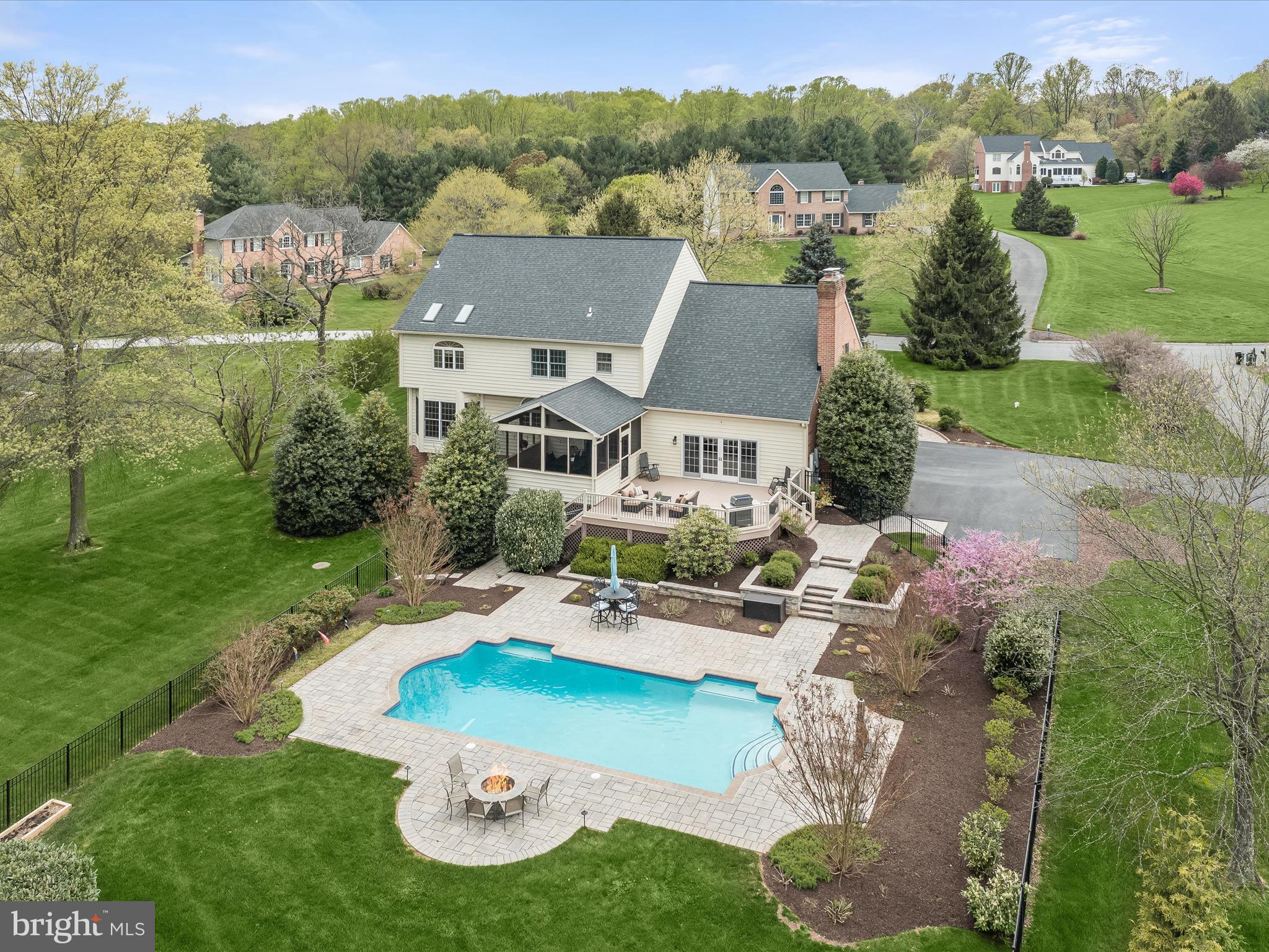 MANOR FIELDS - Residential