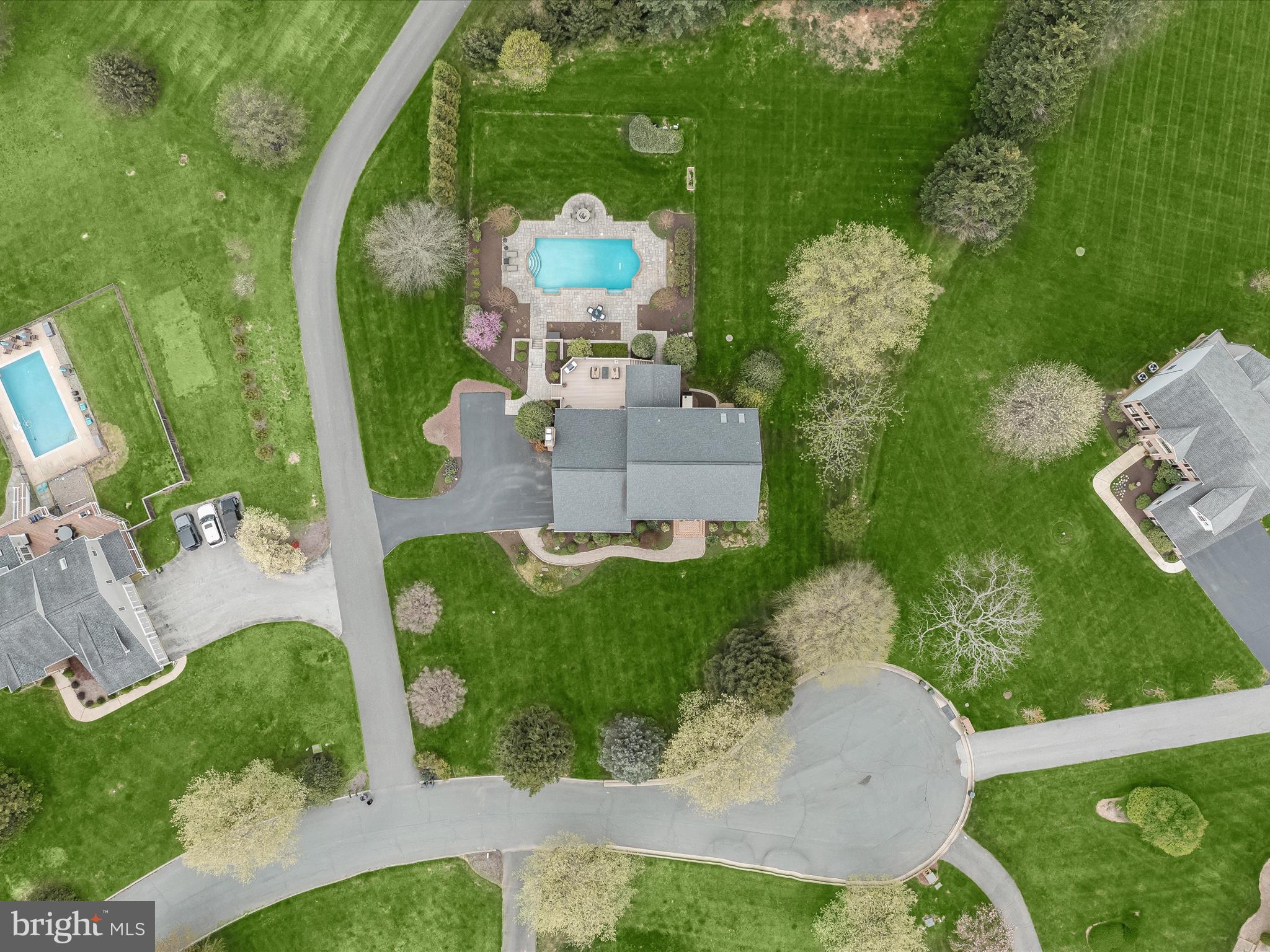 MANOR FIELDS - Residential