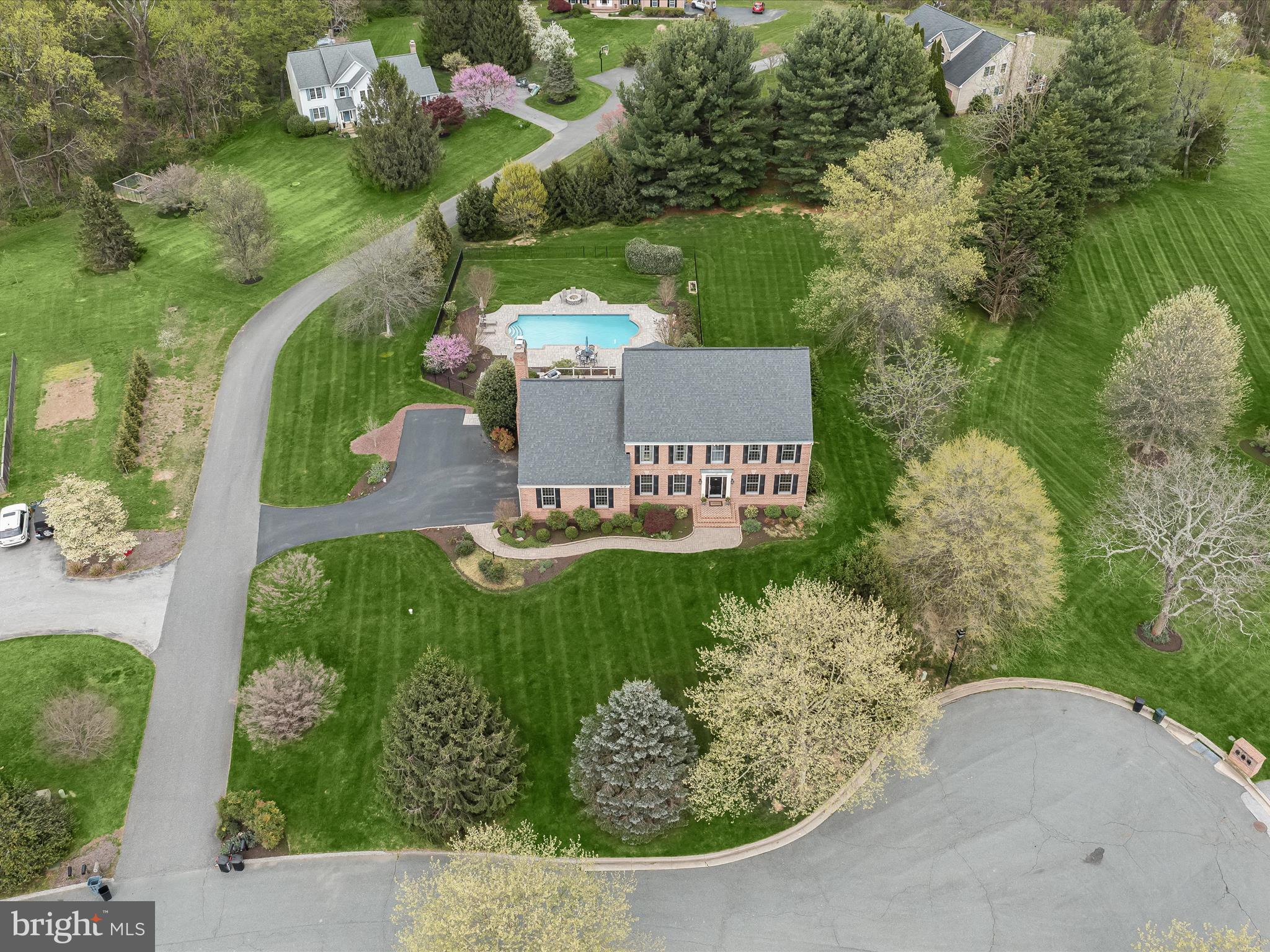 MANOR FIELDS - Residential