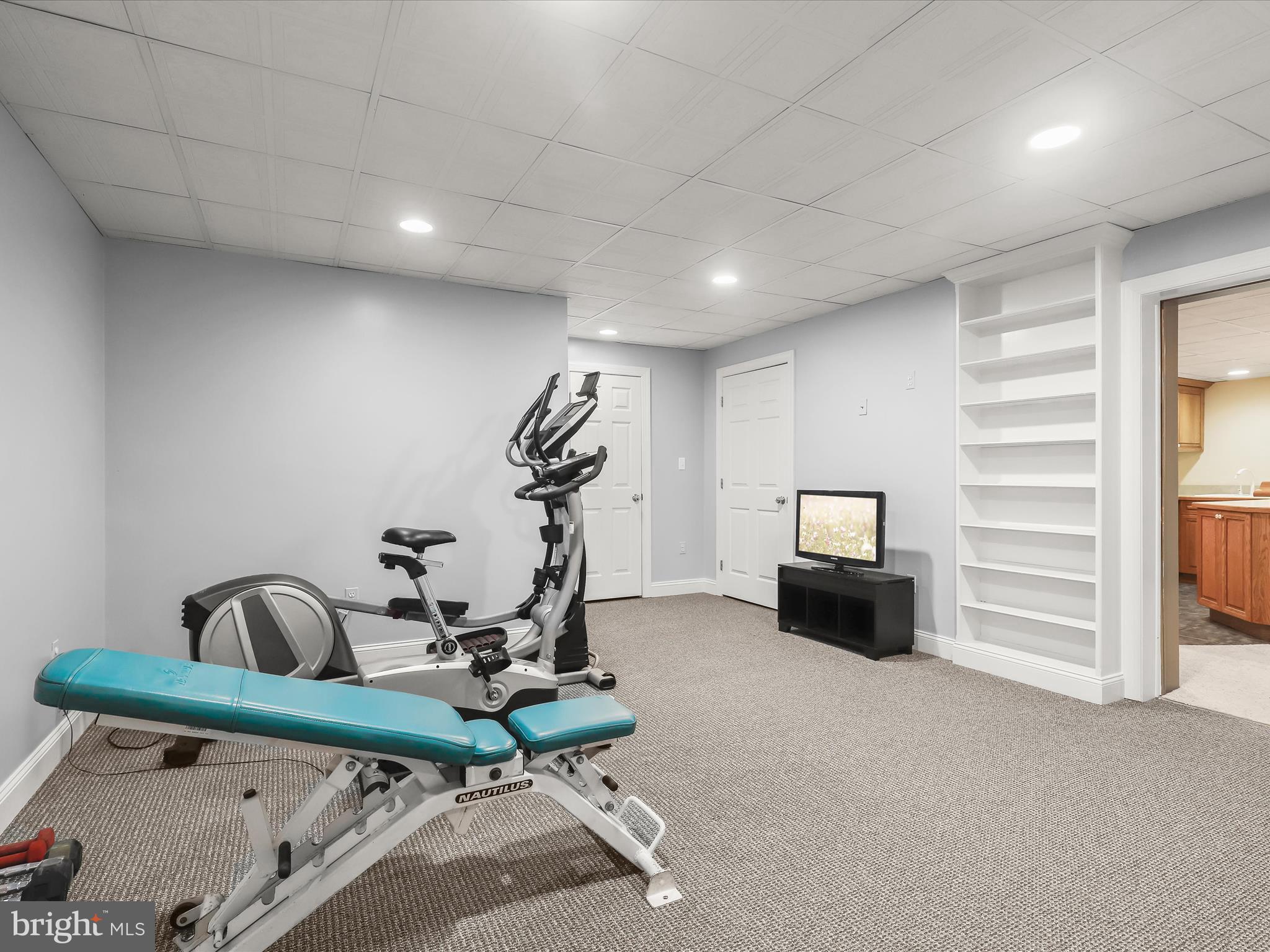 MANOR FIELDS - Residential