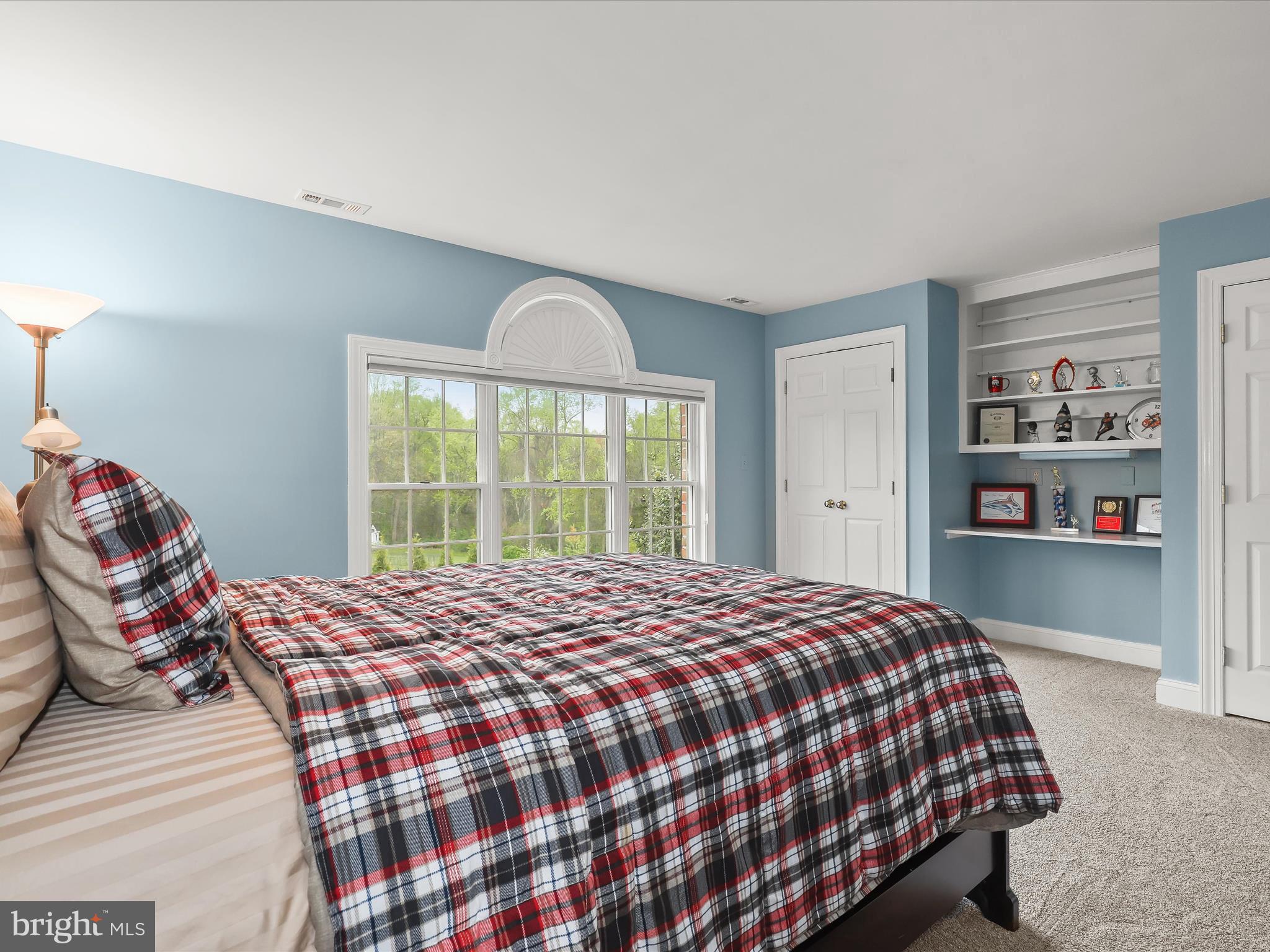 MANOR FIELDS - Residential