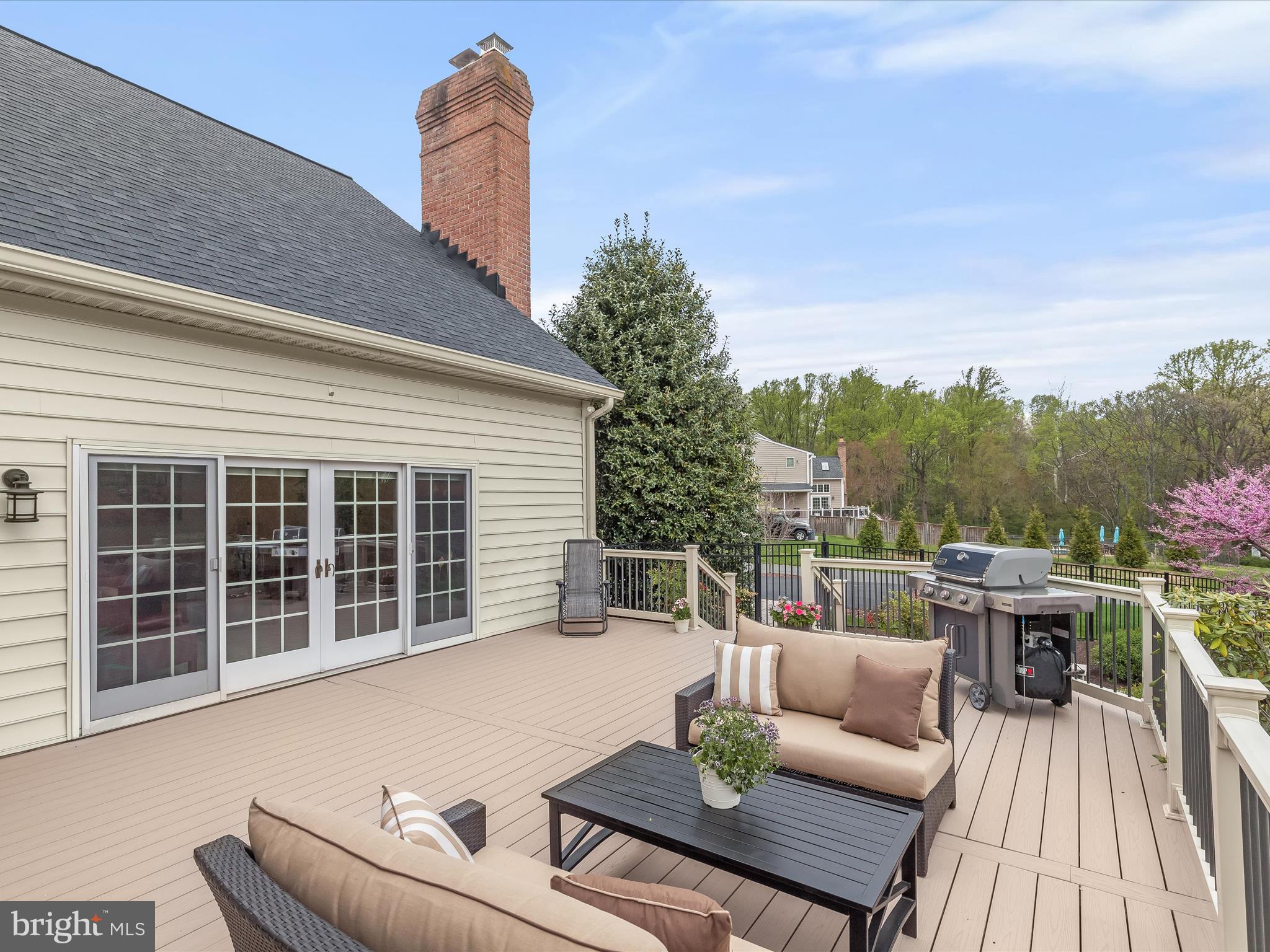 MANOR FIELDS - Residential