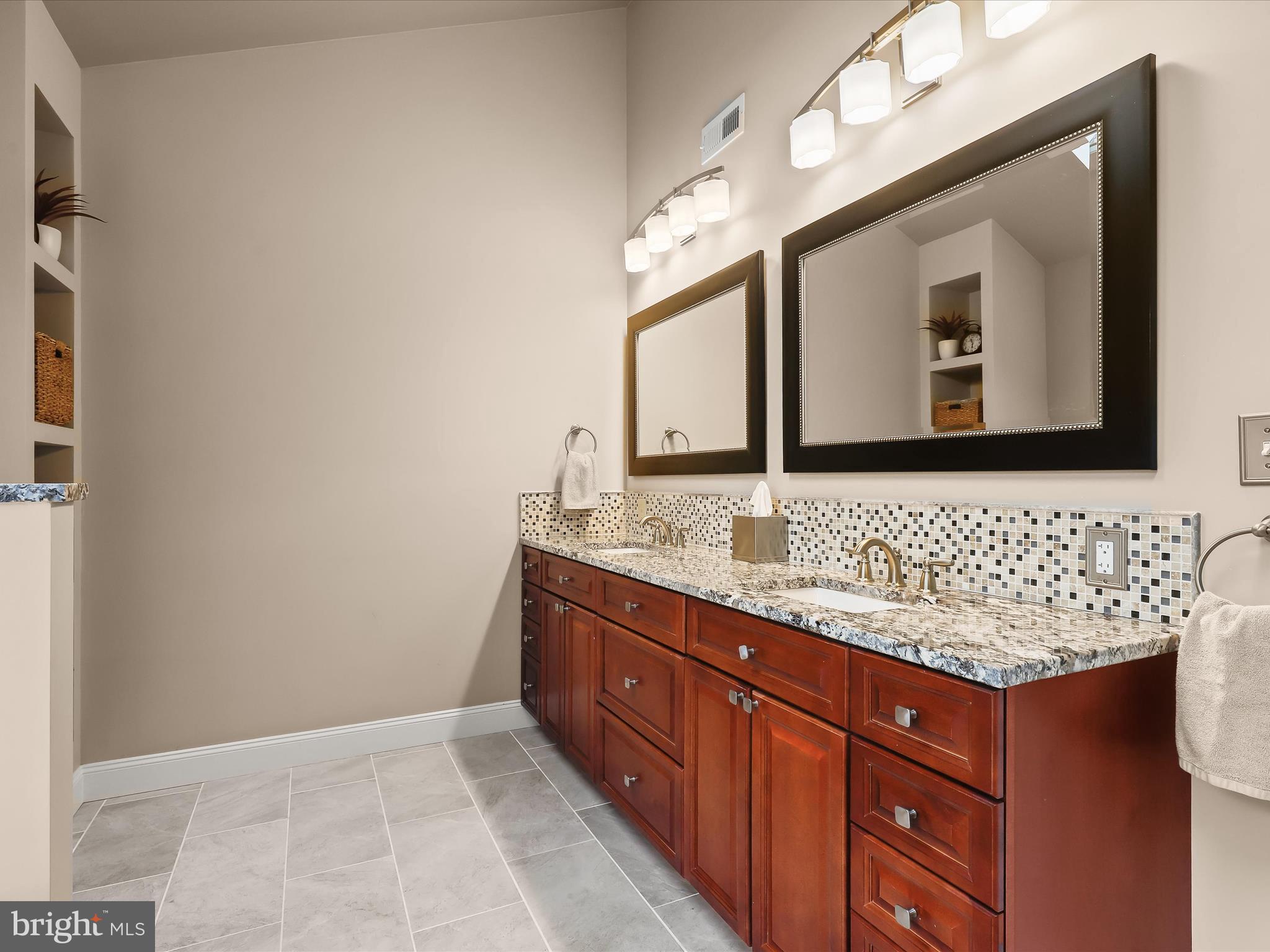 MANOR FIELDS - Residential