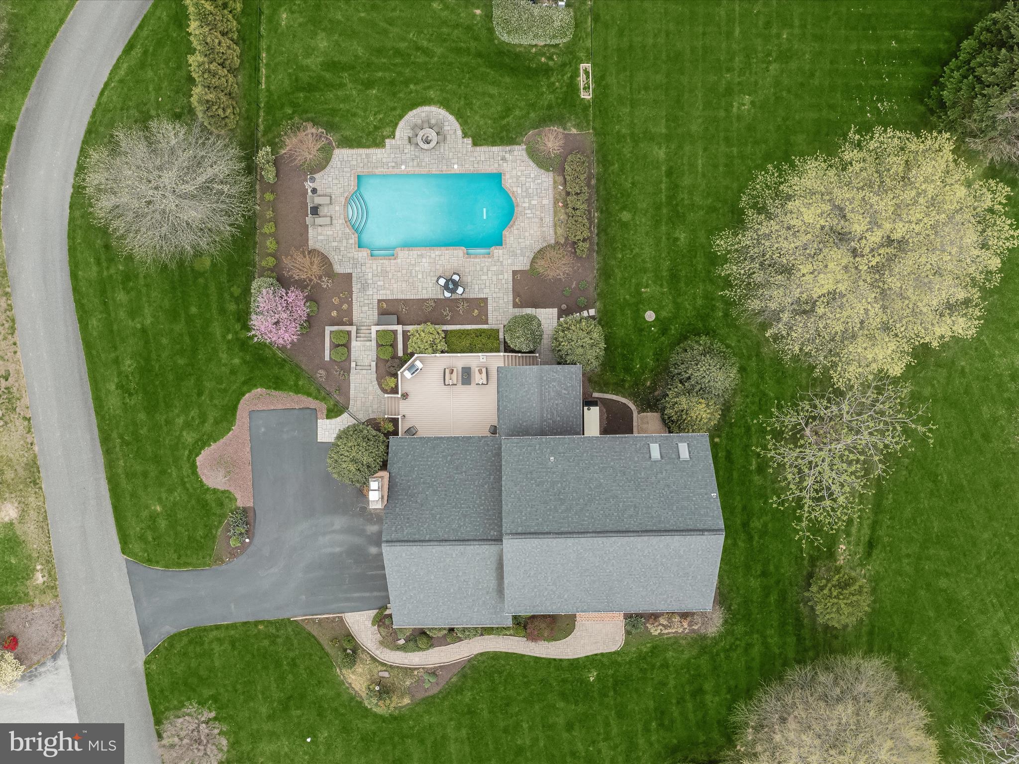 MANOR FIELDS - Residential