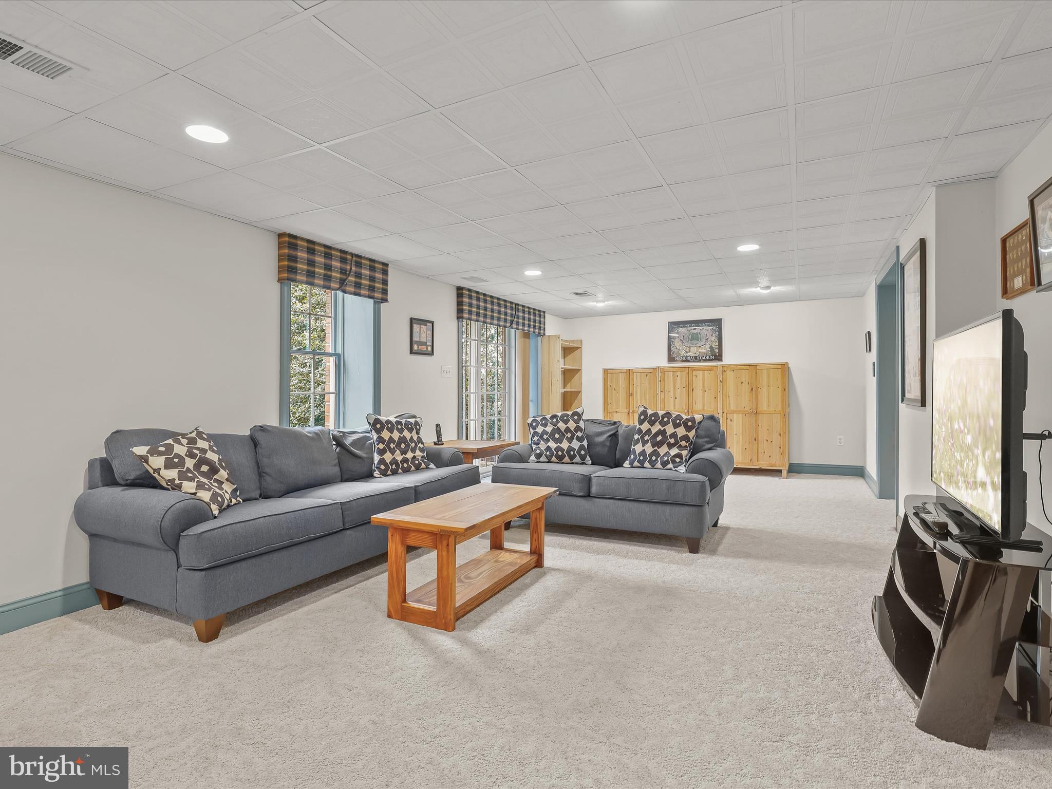 MANOR FIELDS - Residential