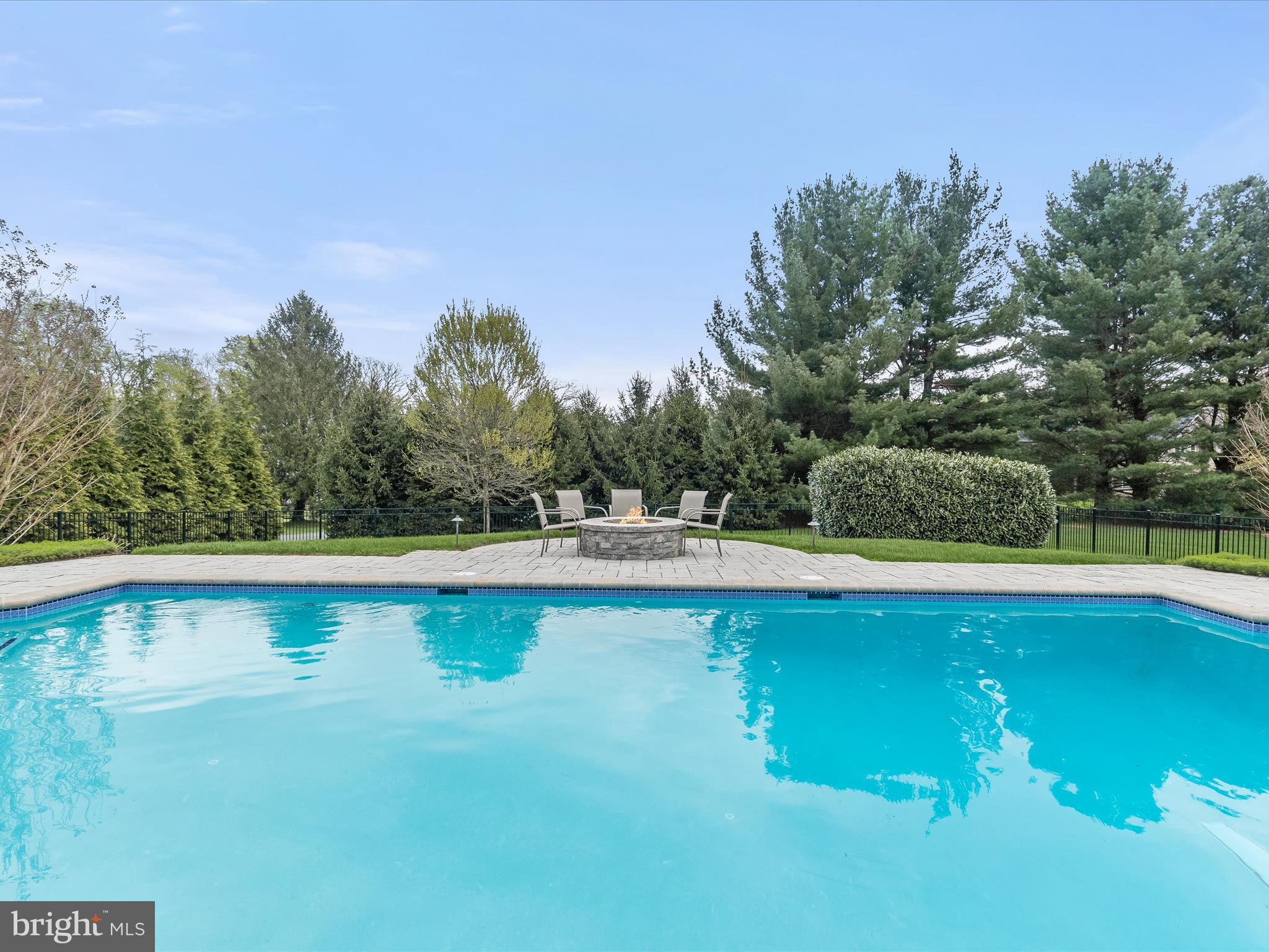 MANOR FIELDS - Residential