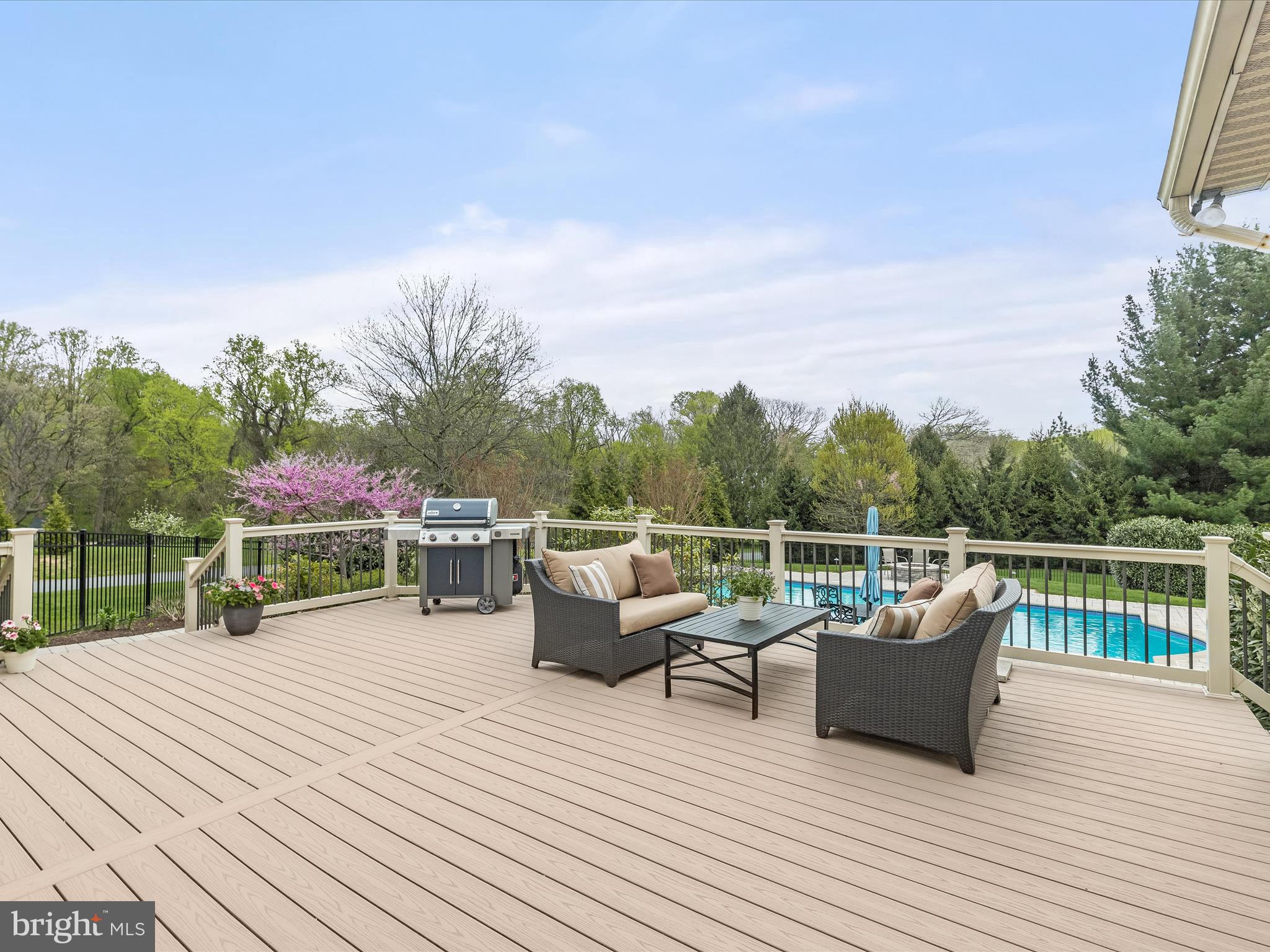 MANOR FIELDS - Residential