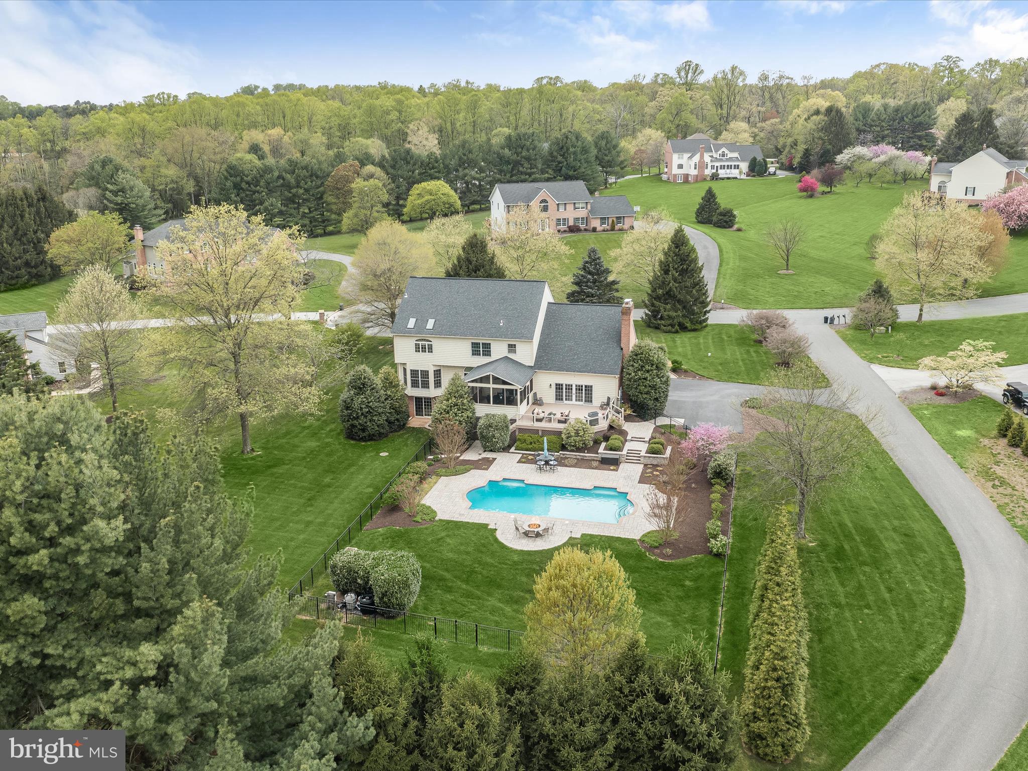 MANOR FIELDS - Residential