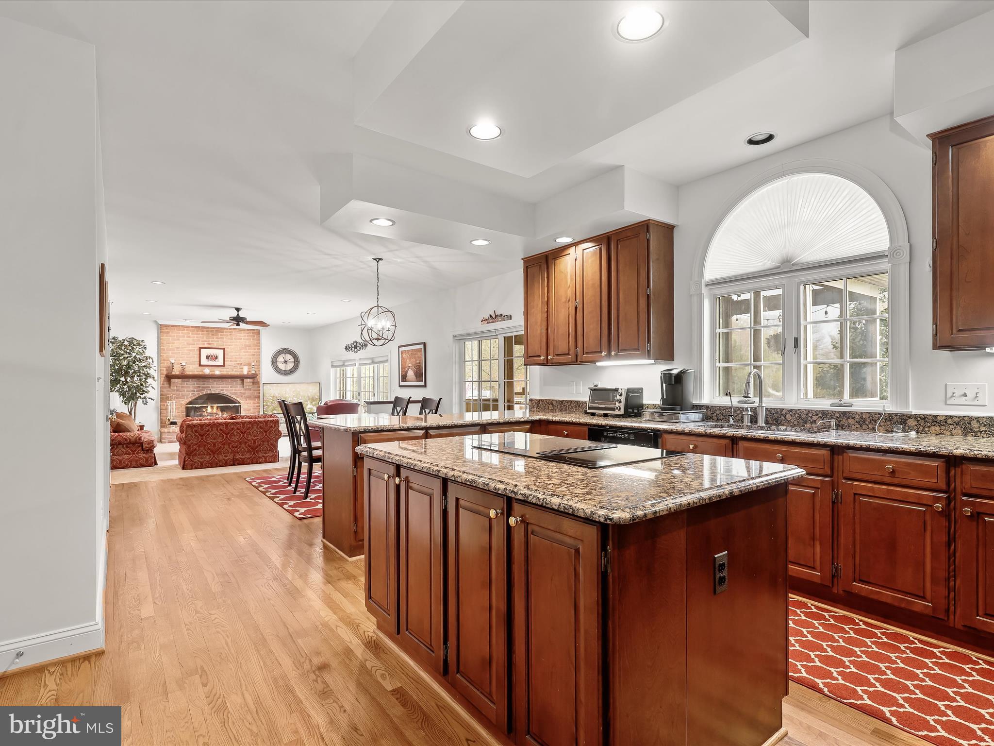 MANOR FIELDS - Residential