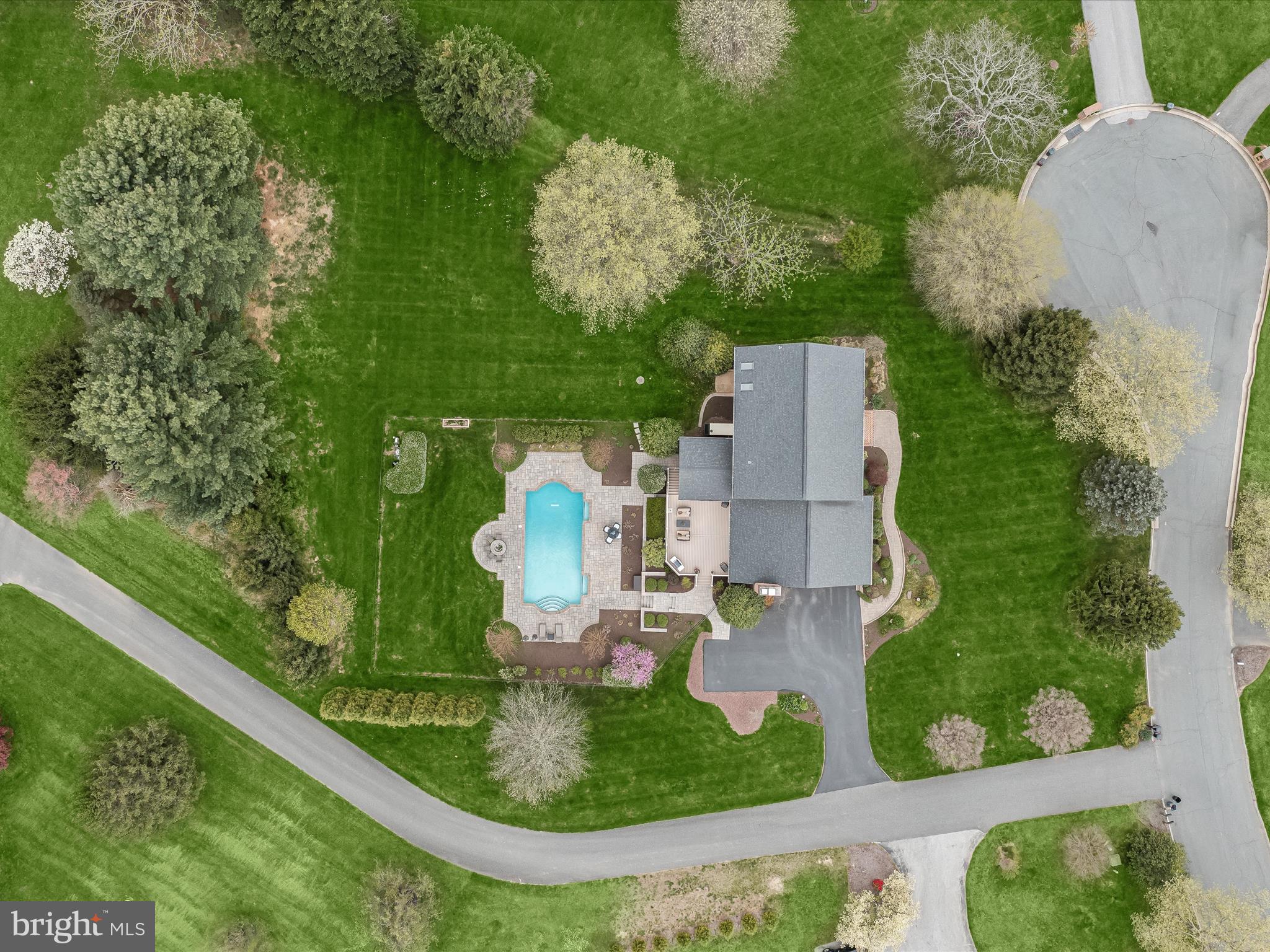 MANOR FIELDS - Residential