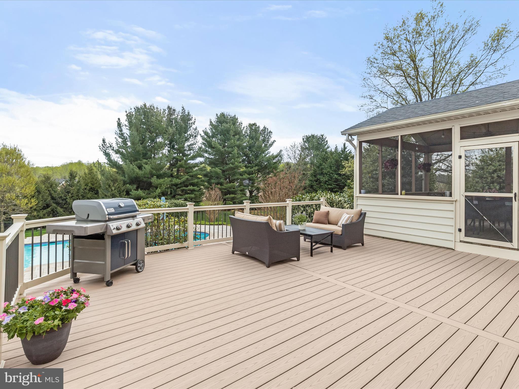 MANOR FIELDS - Residential