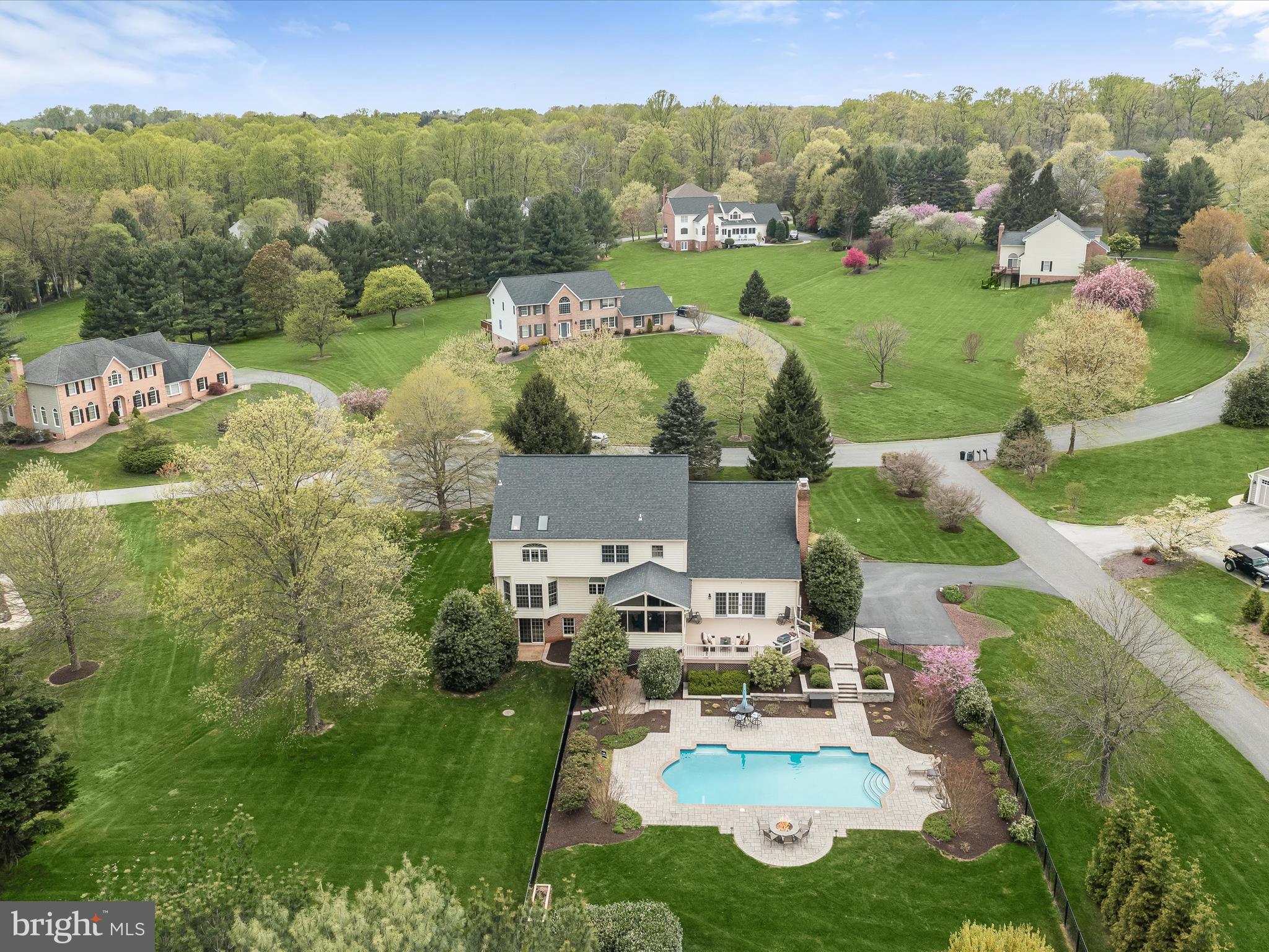 MANOR FIELDS - Residential