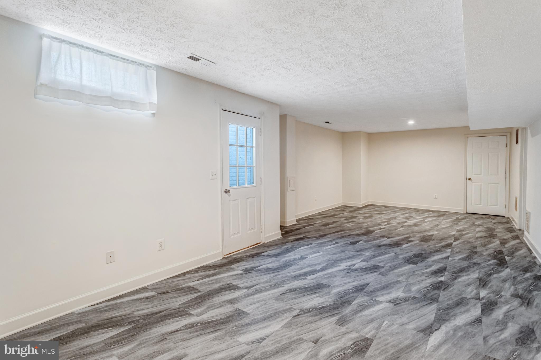 PERRY FARMS - Residential Lease