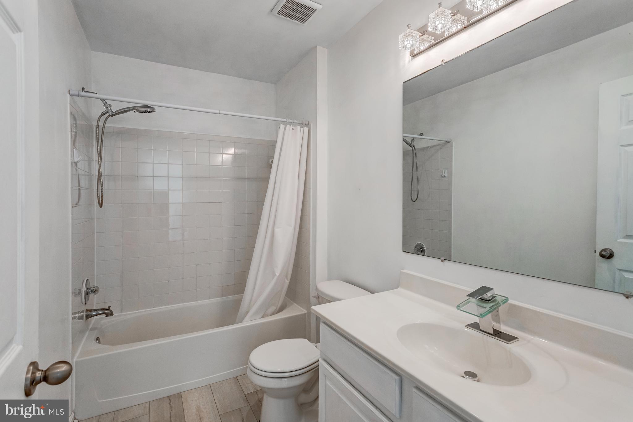 PERRY FARMS - Residential Lease