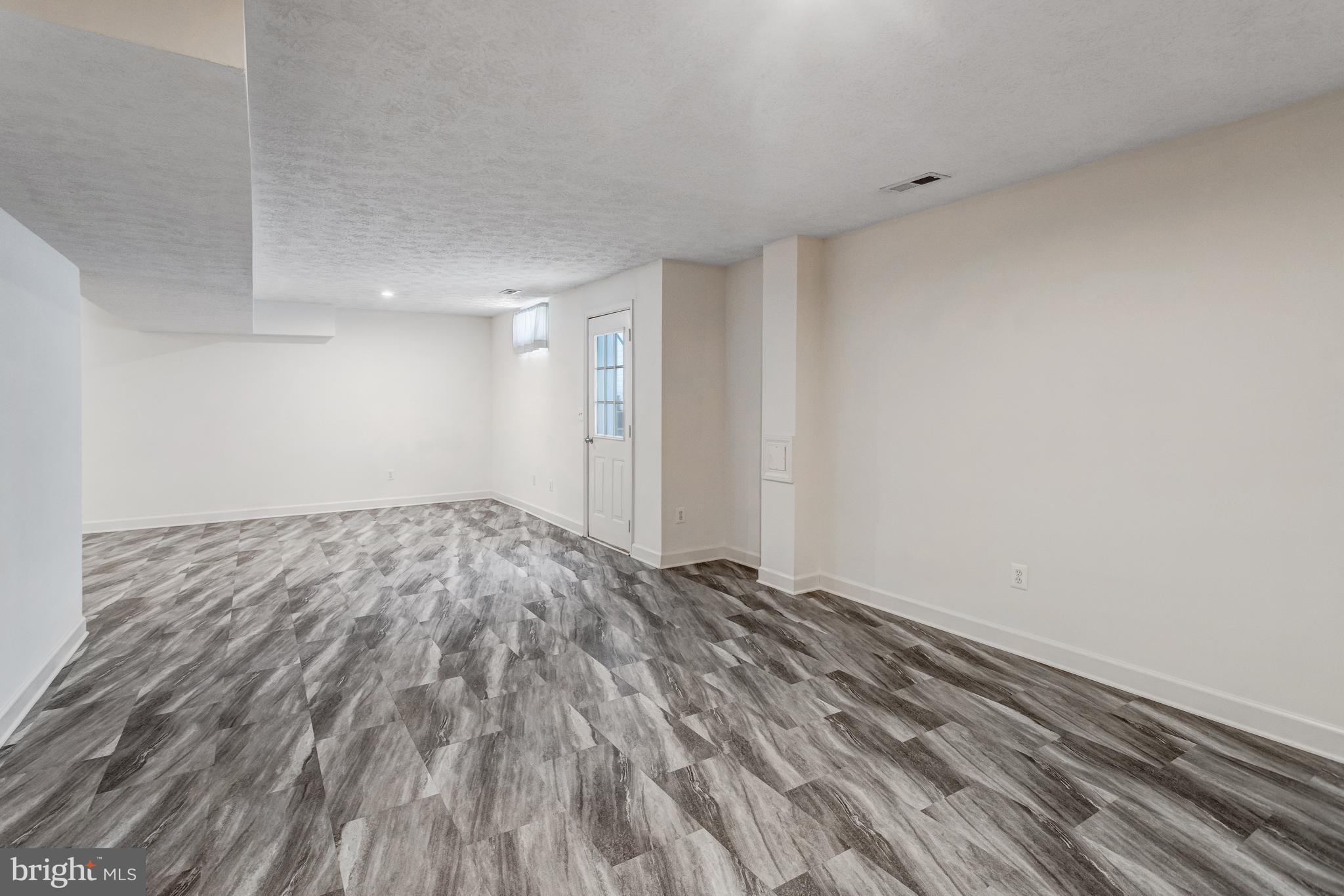 PERRY FARMS - Residential Lease