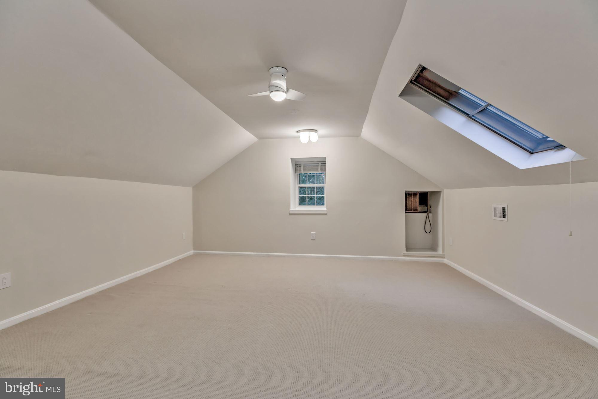 RIVER OAKS - Residential