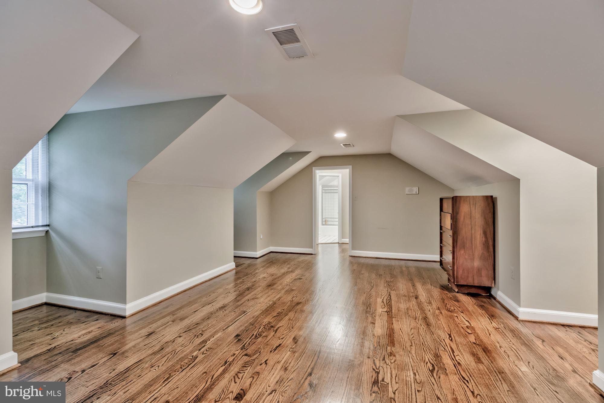 RIVER OAKS - Residential