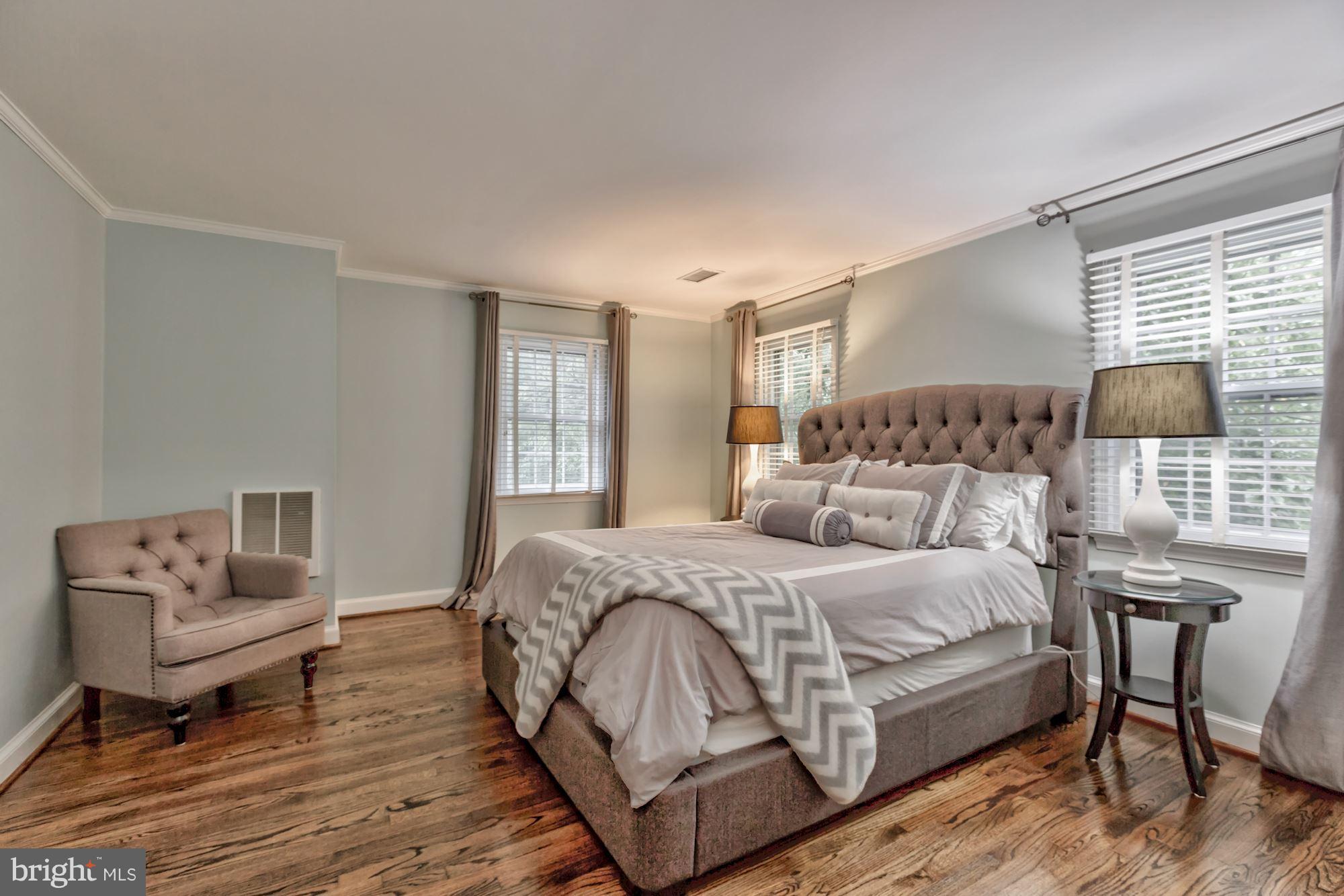 RIVER OAKS - Residential