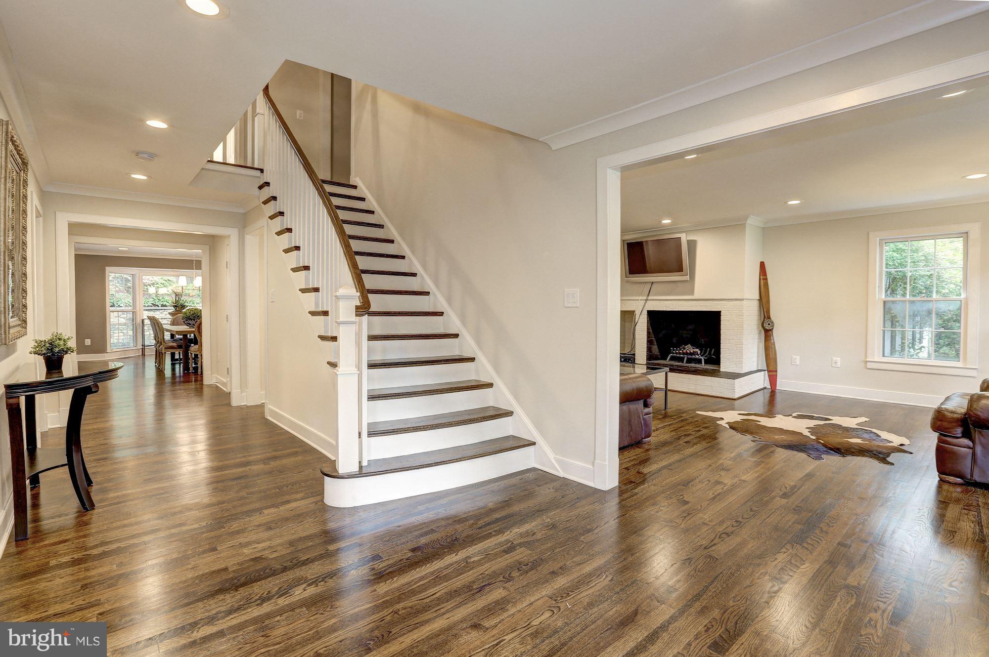 RIVER OAKS - Residential