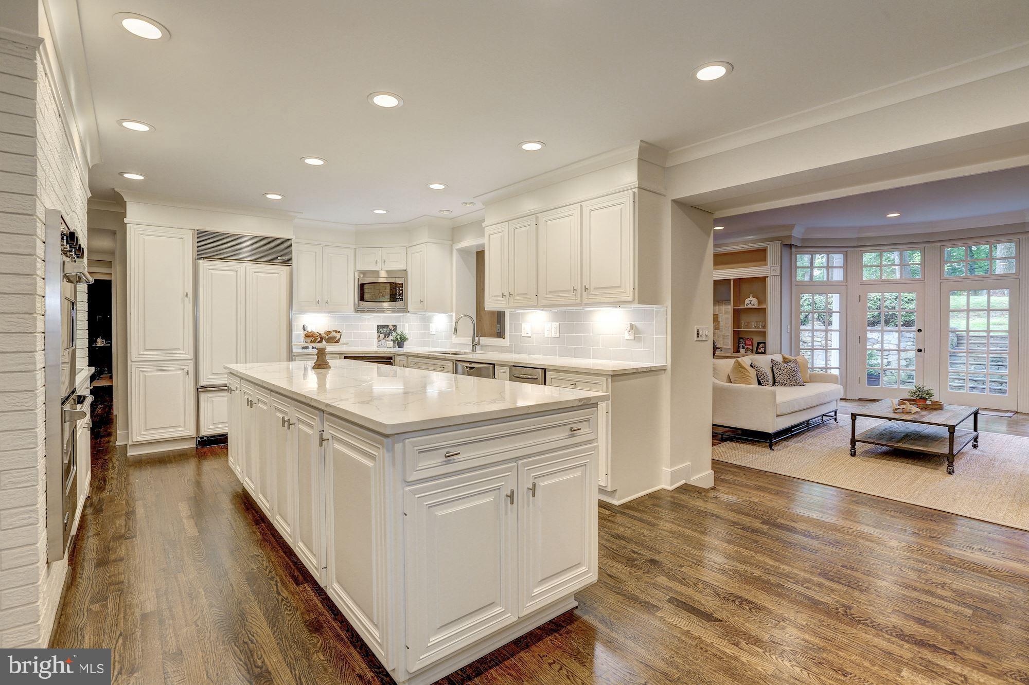 RIVER OAKS - Residential