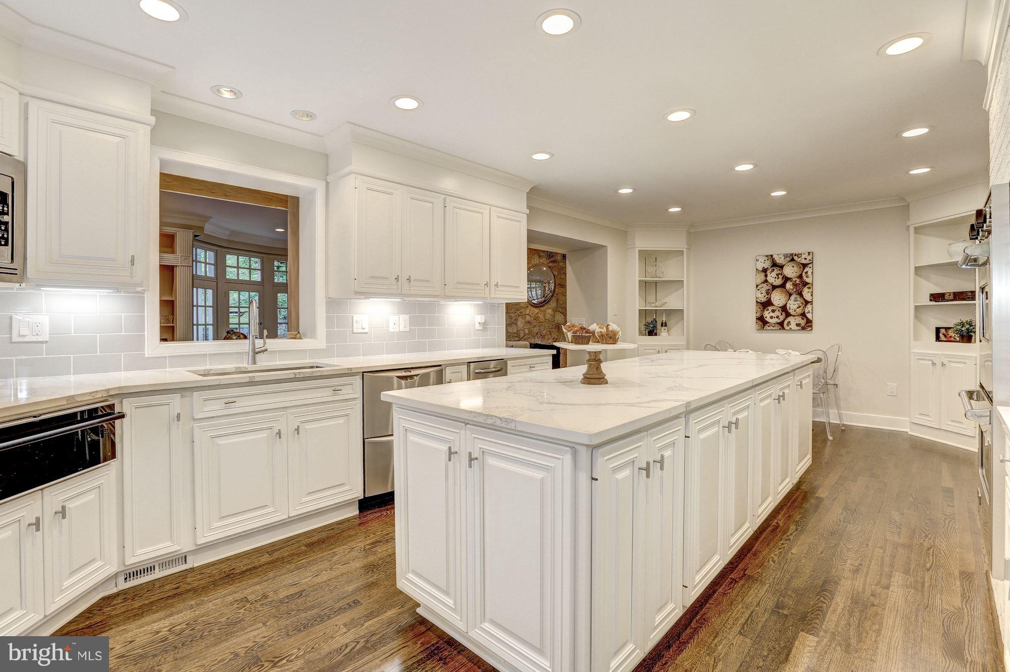 RIVER OAKS - Residential