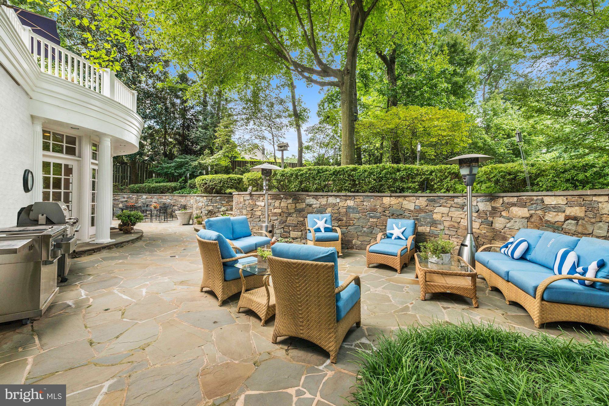 RIVER OAKS - Residential