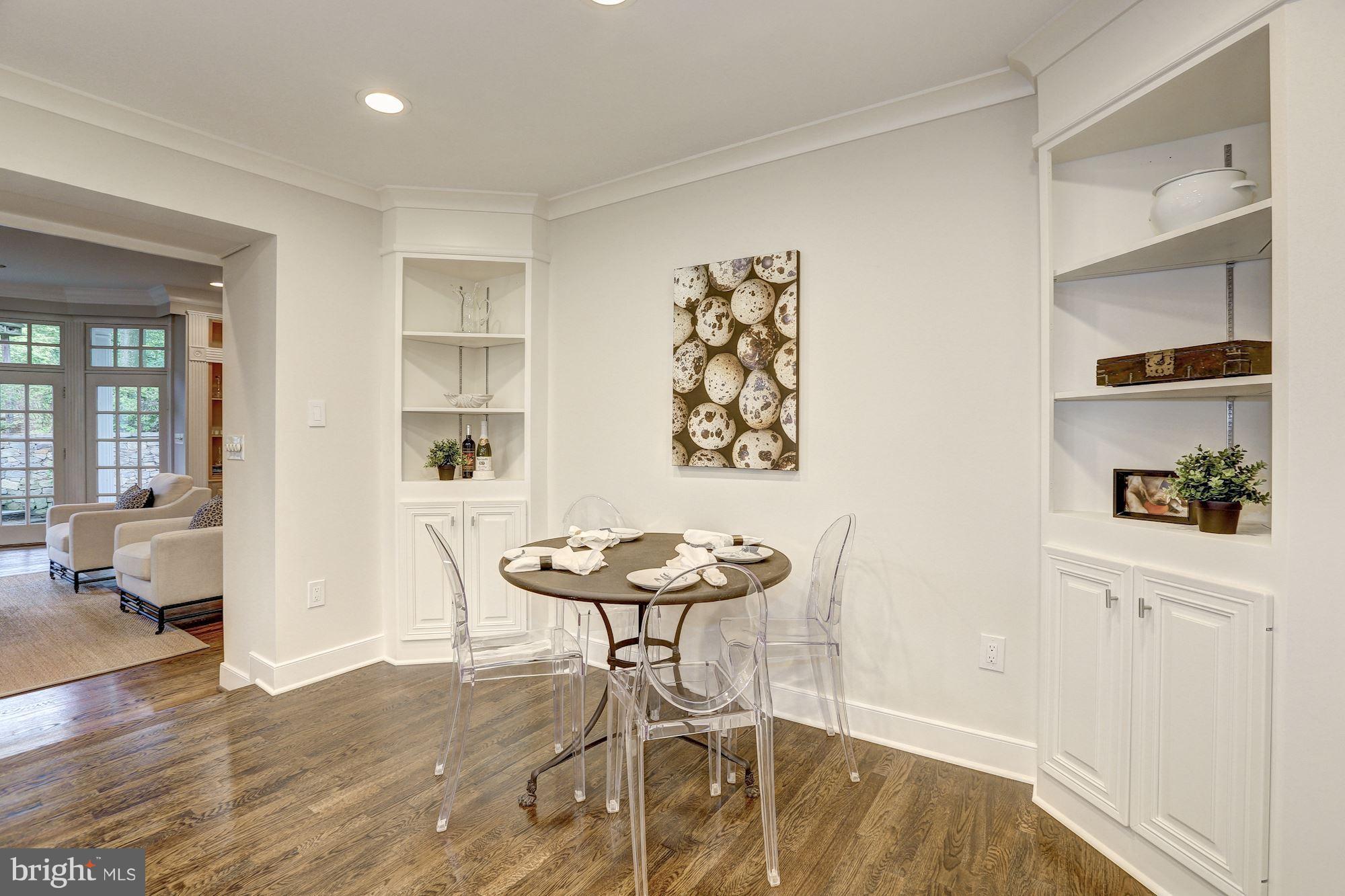 RIVER OAKS - Residential