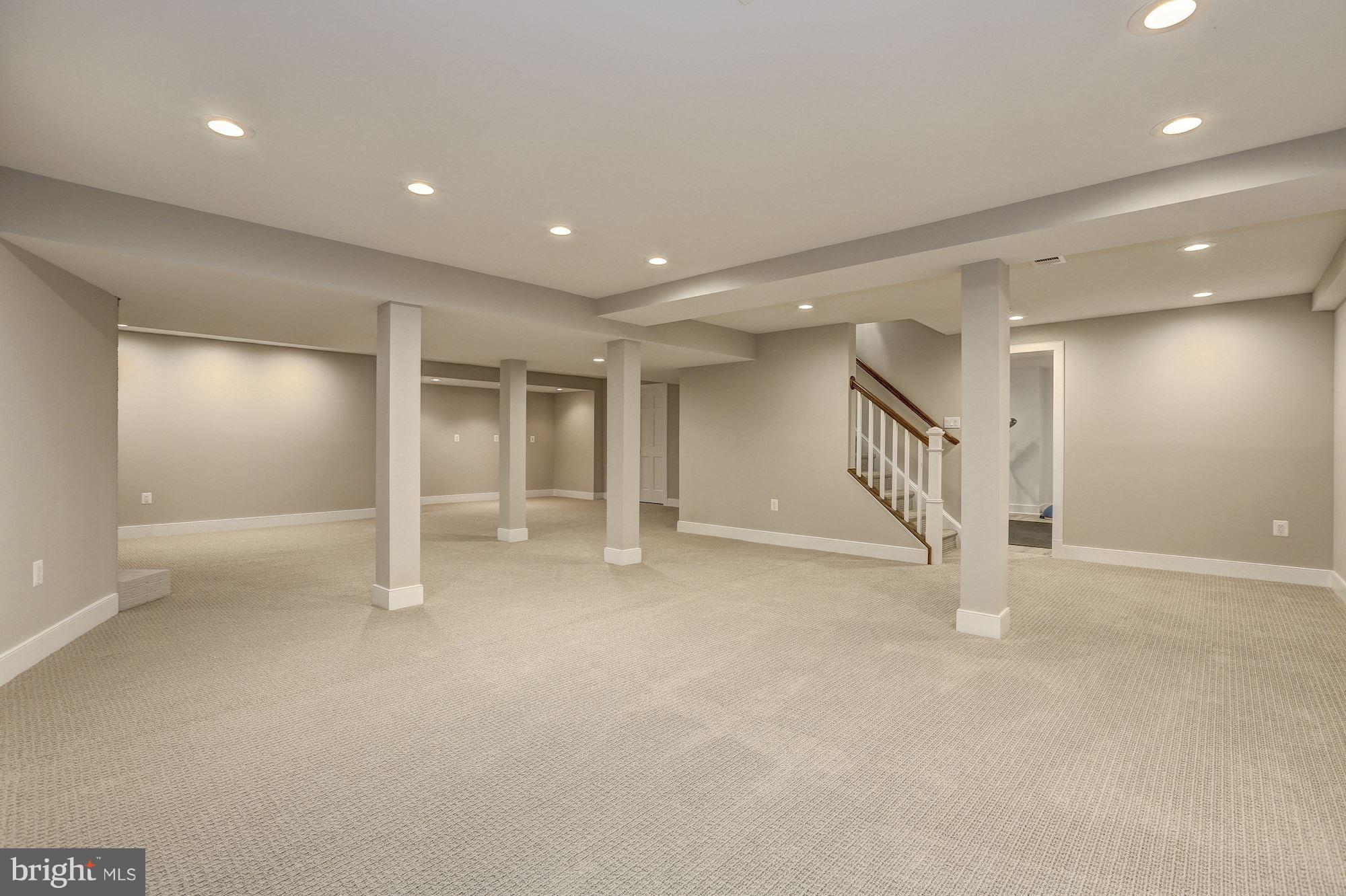 RIVER OAKS - Residential