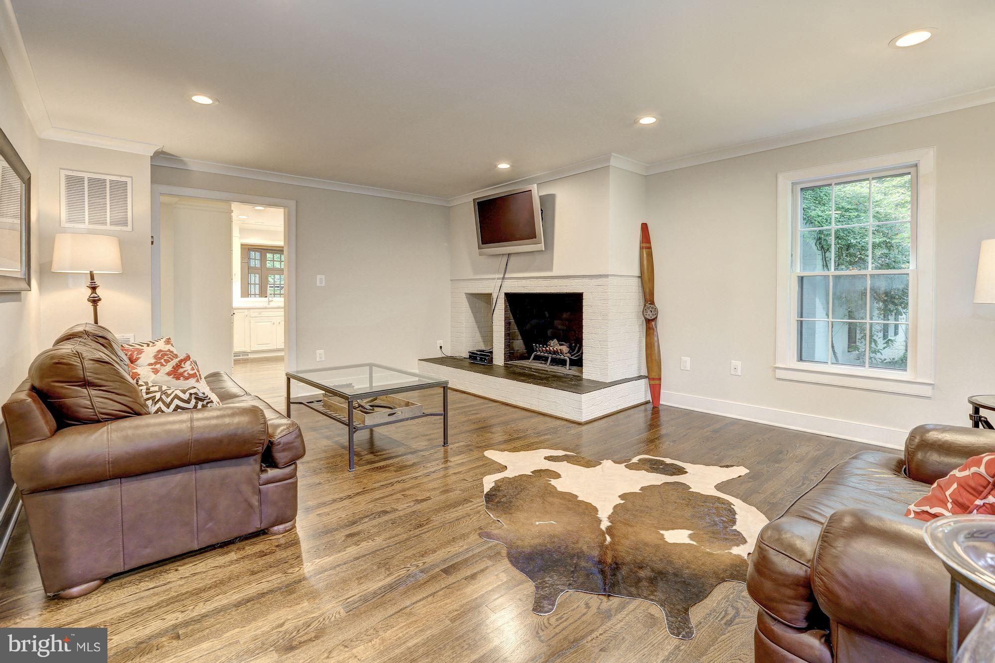 RIVER OAKS - Residential