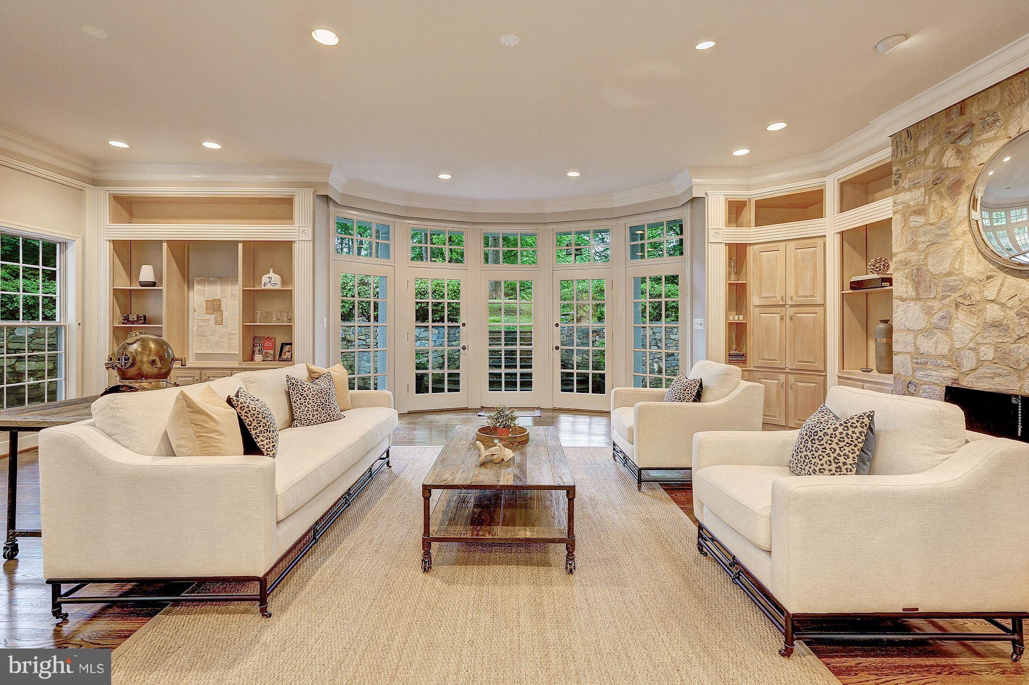 RIVER OAKS - Residential