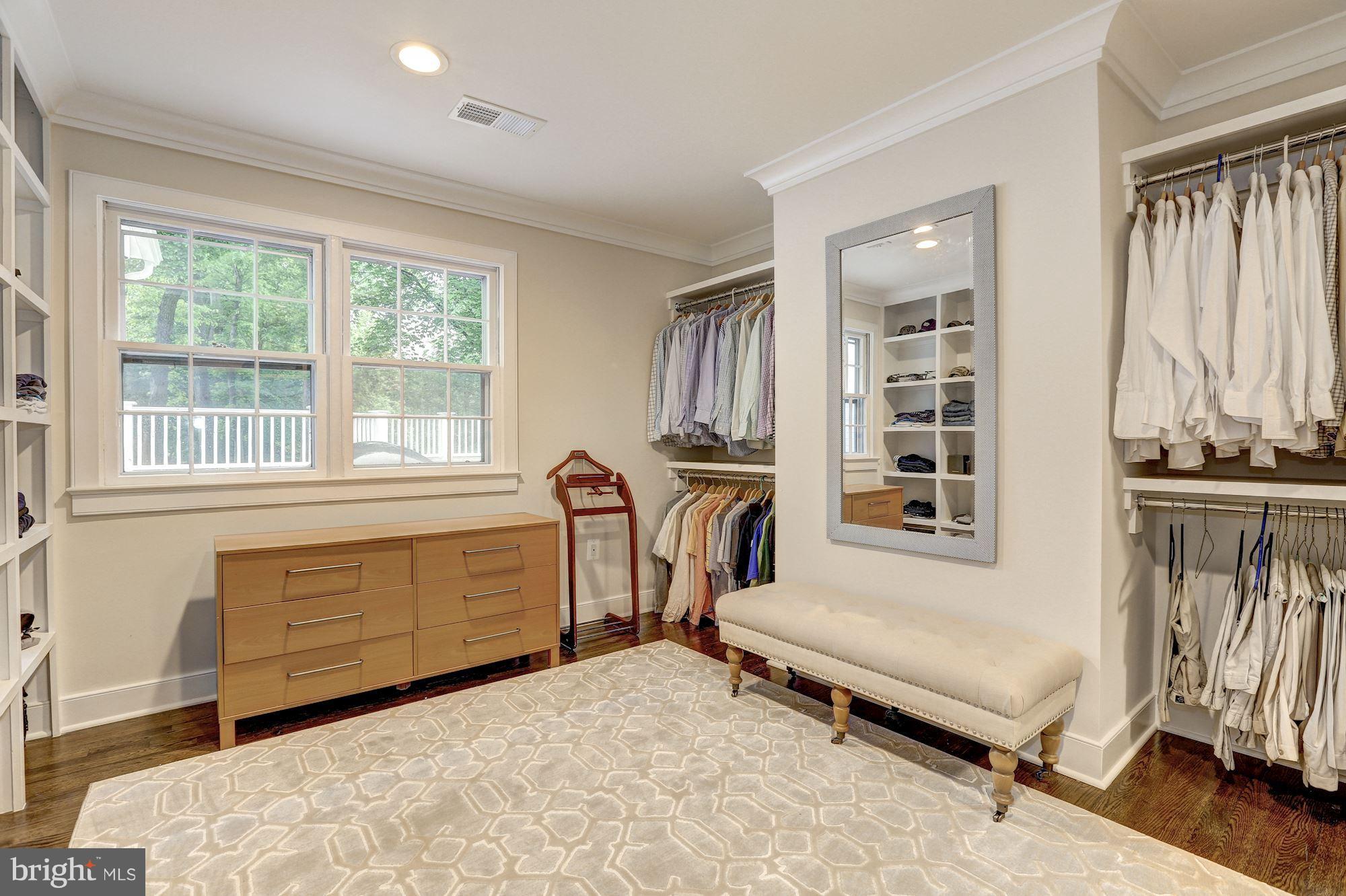 RIVER OAKS - Residential