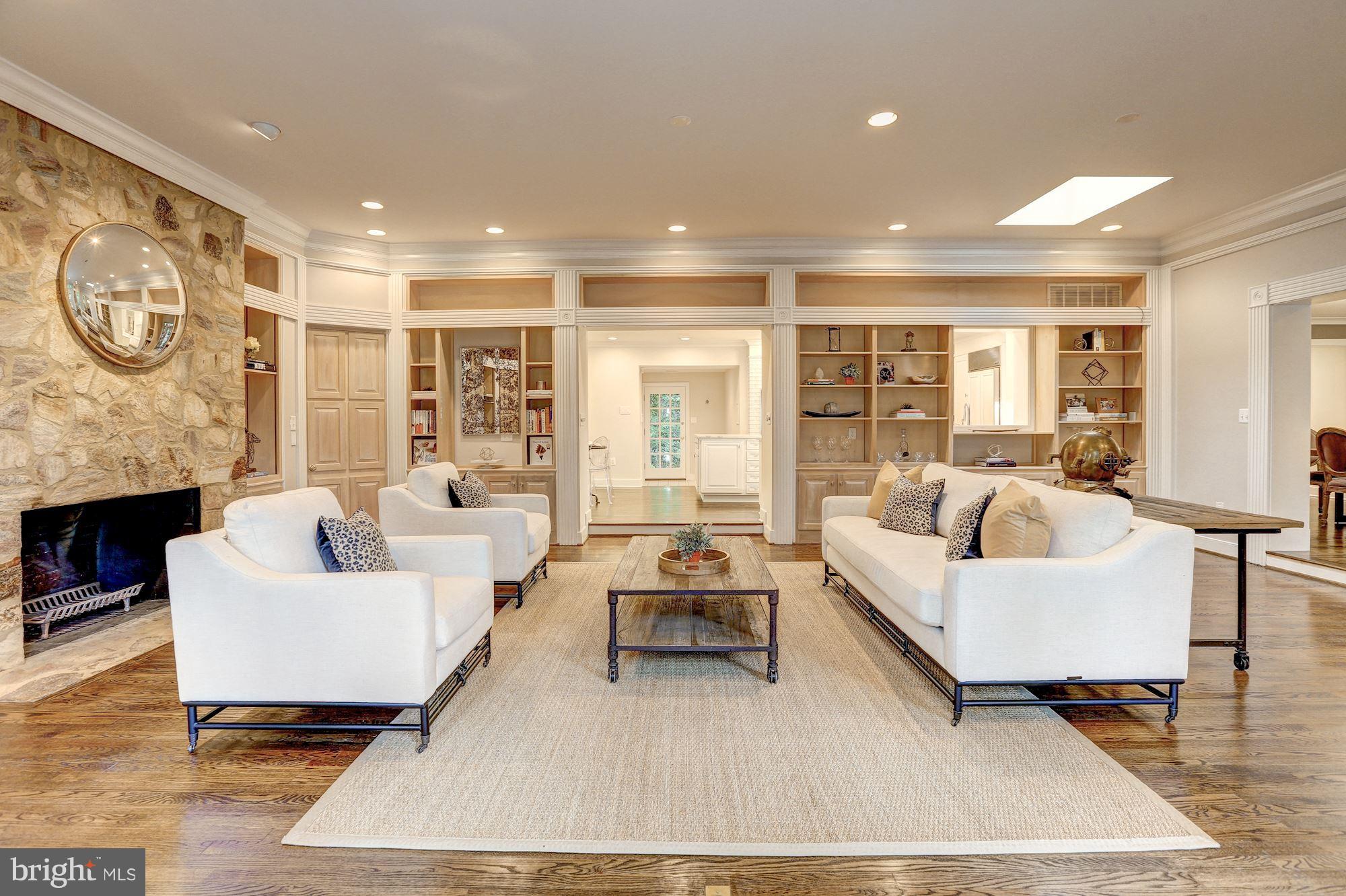 RIVER OAKS - Residential