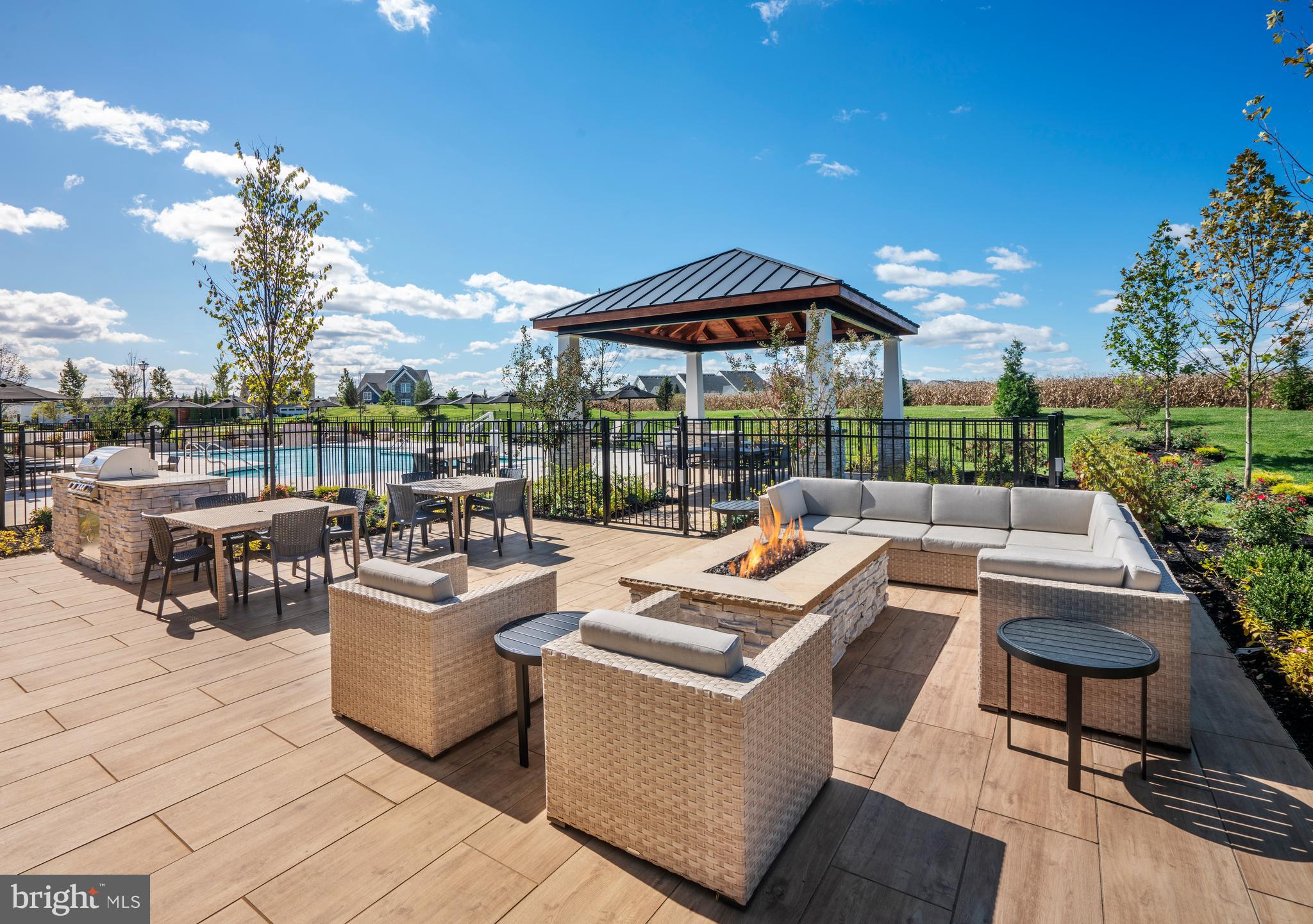 REGENCY AT CREEKSIDE MEADOWS - Residential