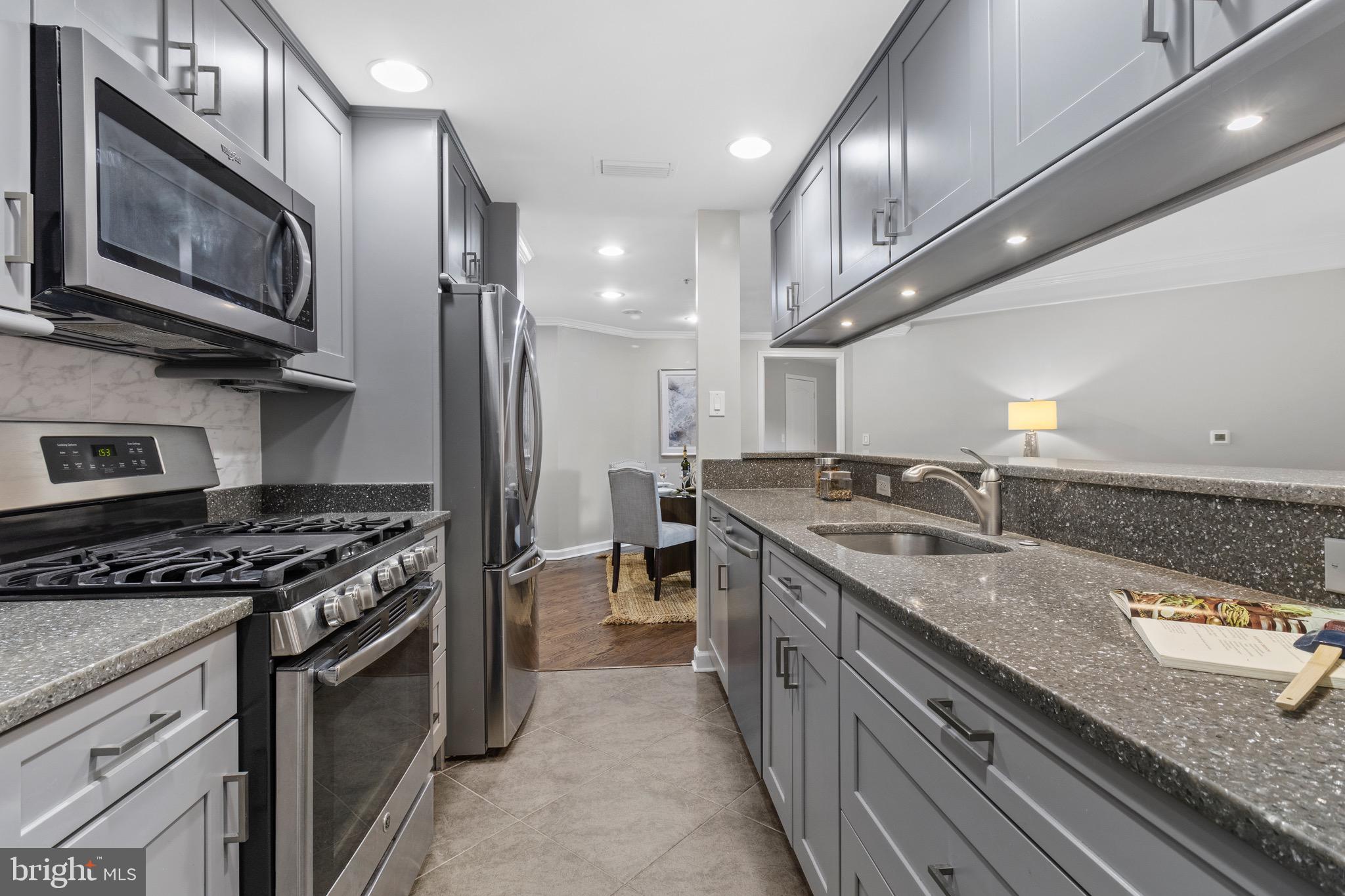 VIRGINIA SQUARE - Residential