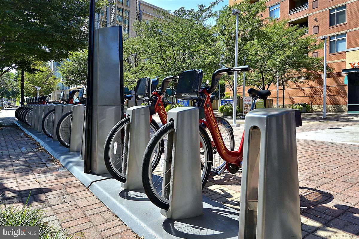 VIRGINIA SQUARE - Residential