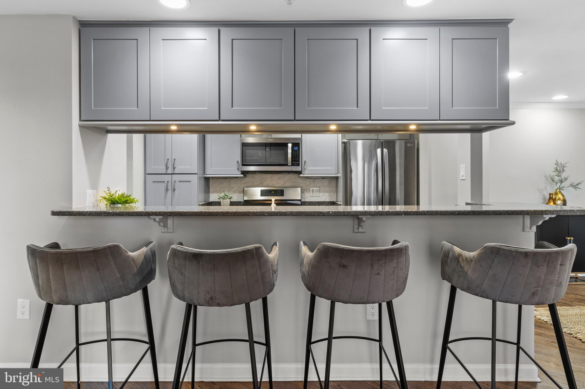 VIRGINIA SQUARE - Residential