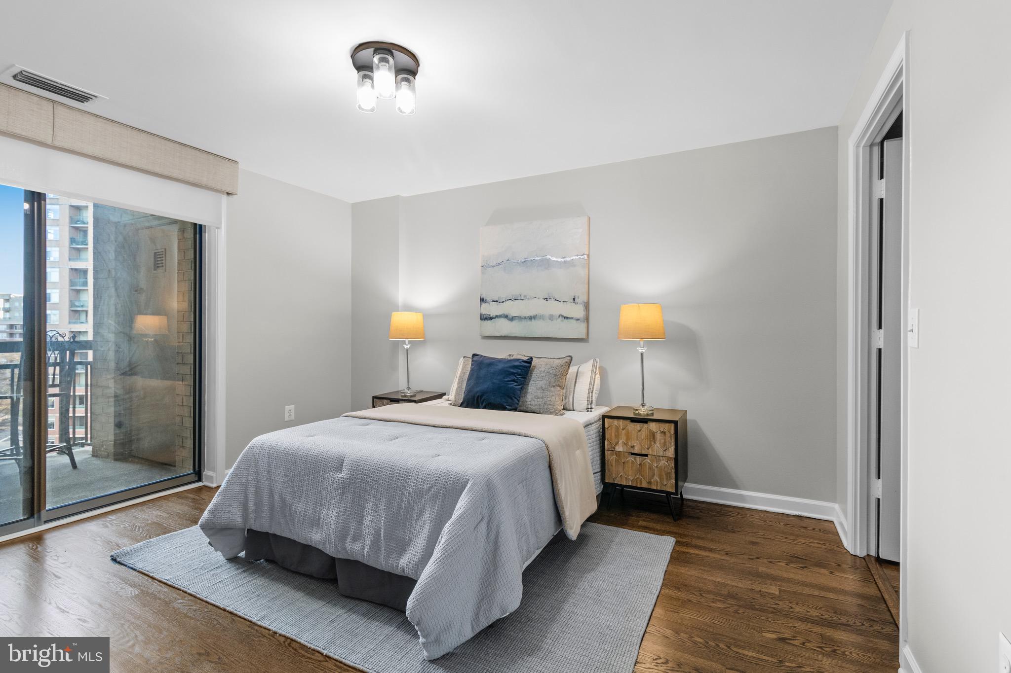 VIRGINIA SQUARE - Residential