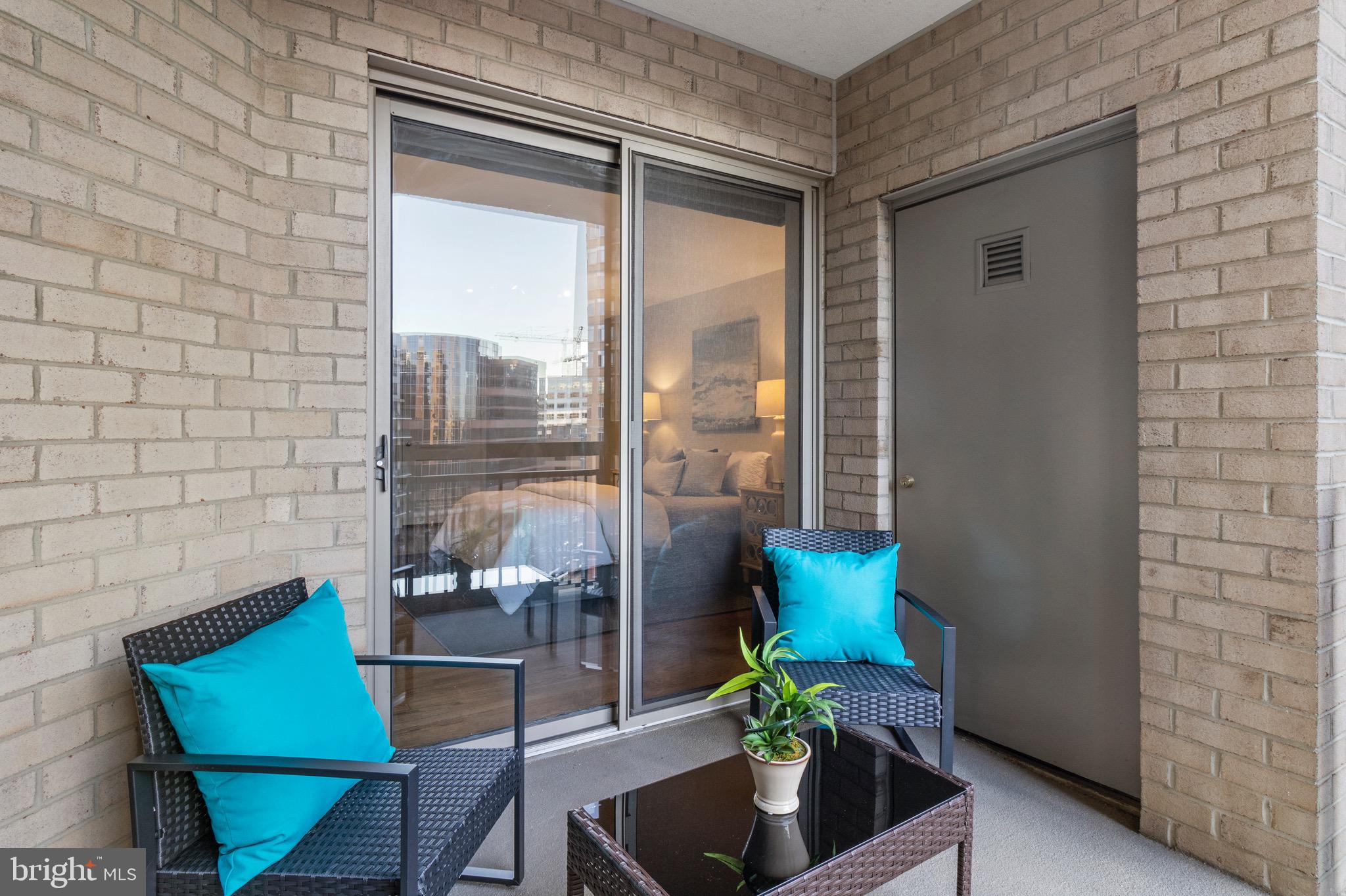 VIRGINIA SQUARE - Residential