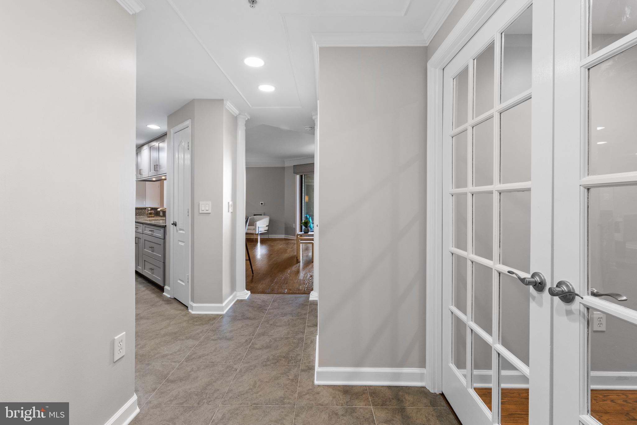 VIRGINIA SQUARE - Residential