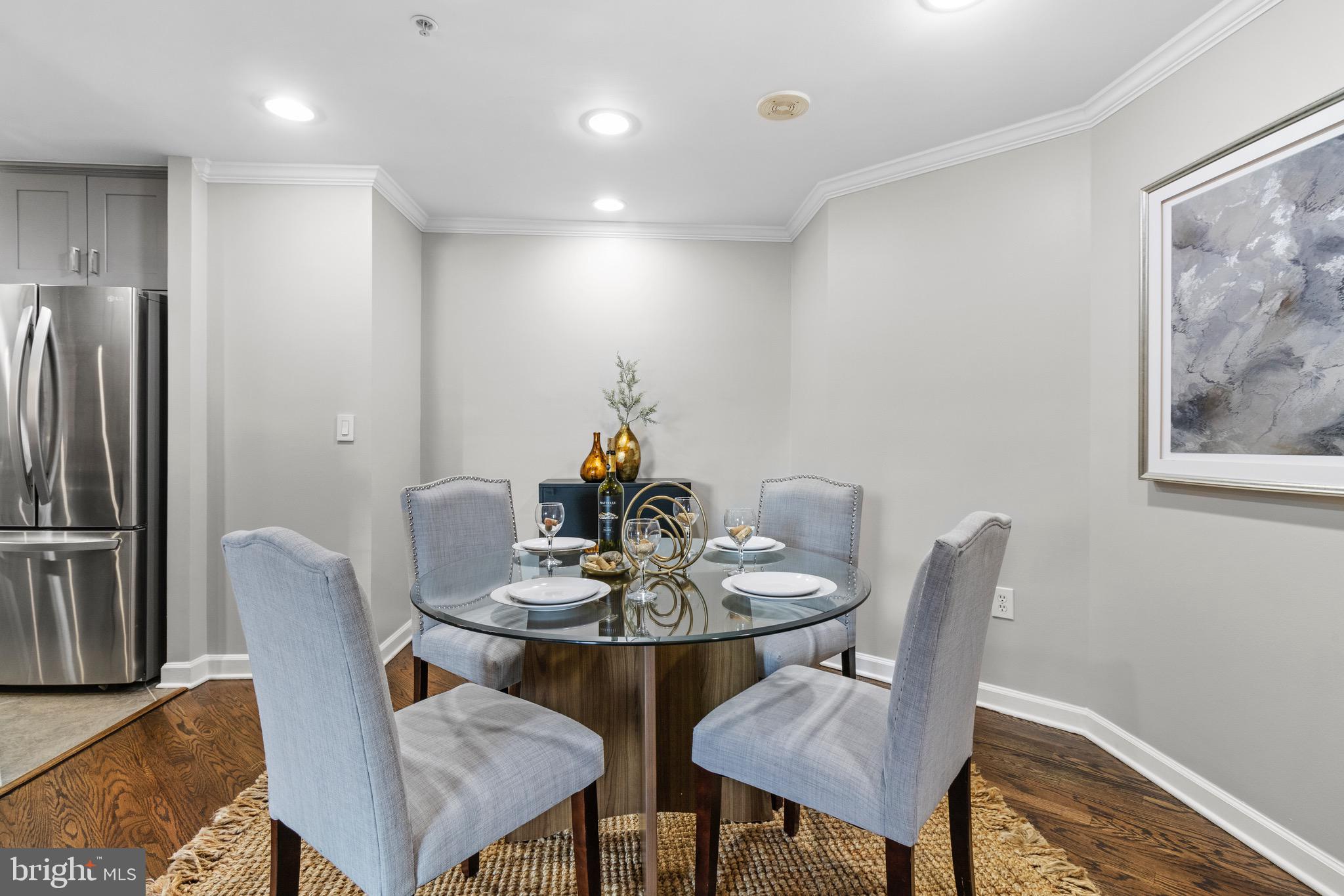 VIRGINIA SQUARE - Residential