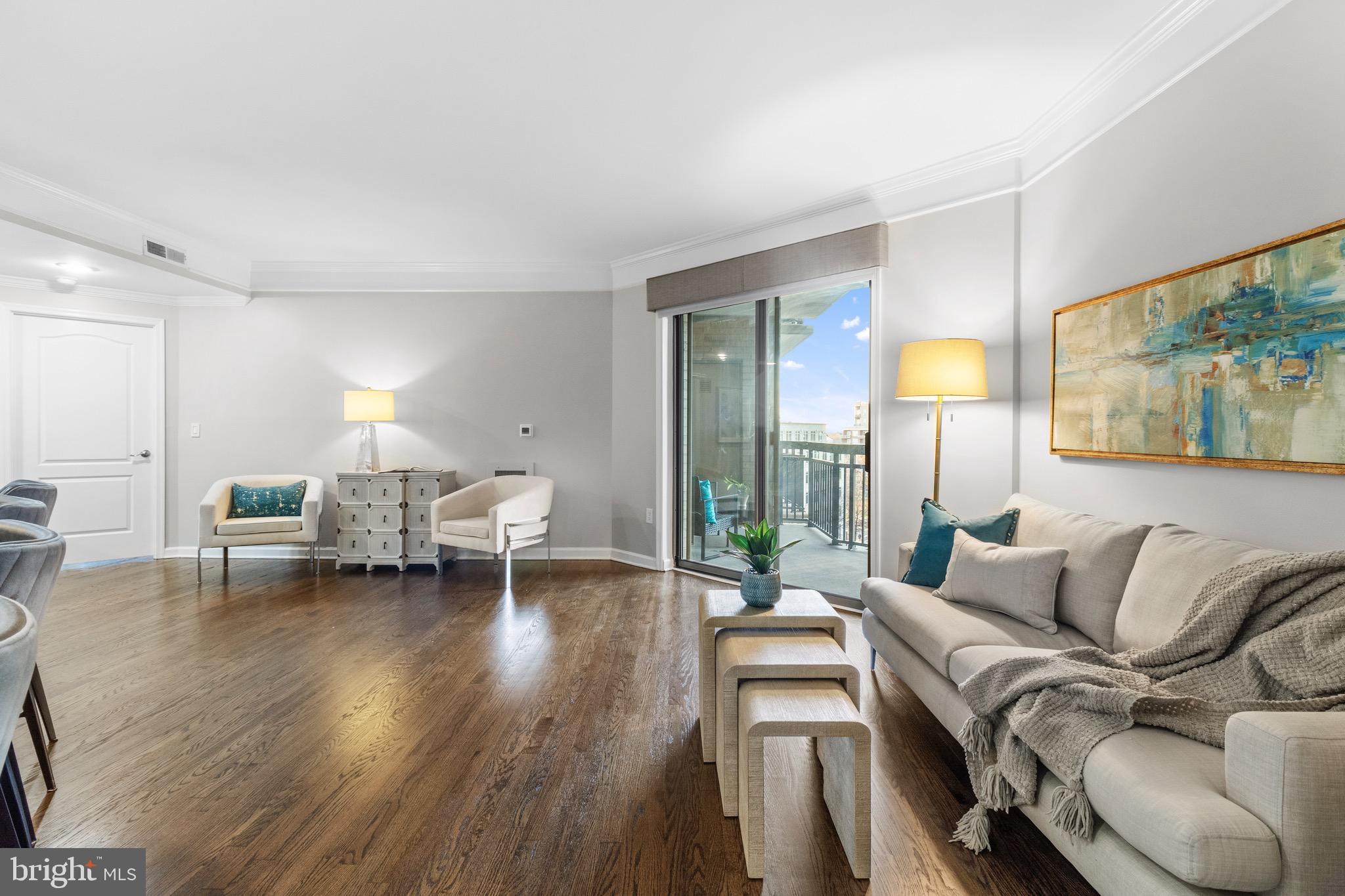 VIRGINIA SQUARE - Residential