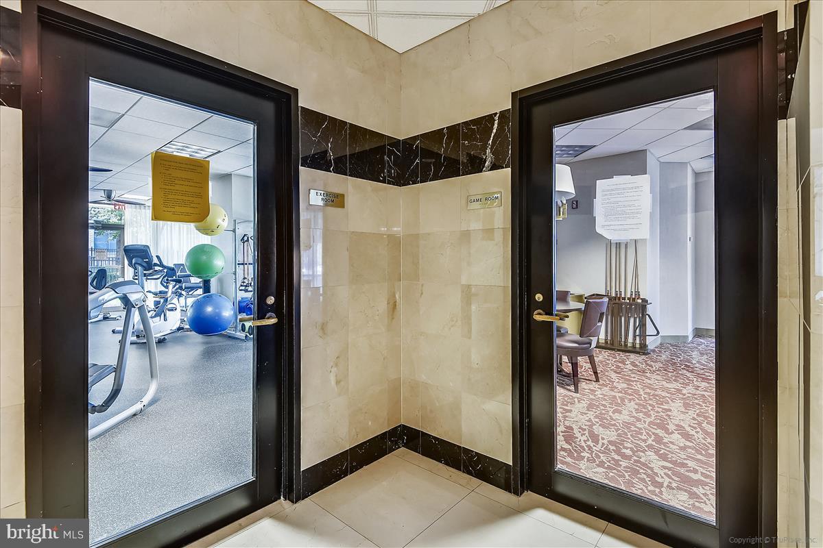 VIRGINIA SQUARE - Residential