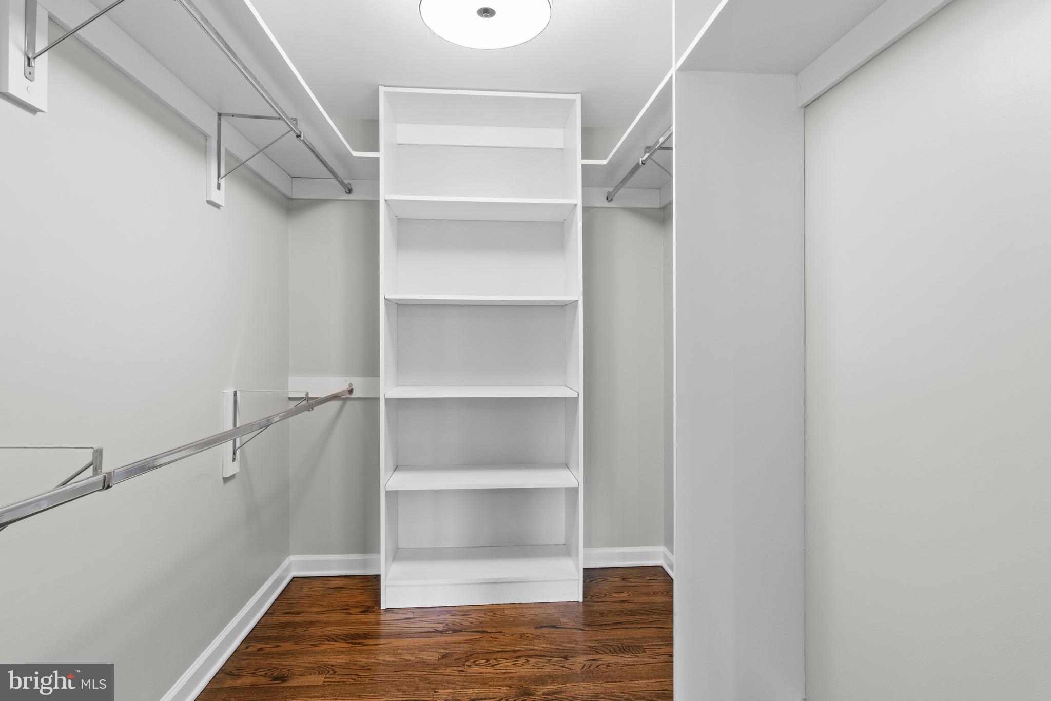 VIRGINIA SQUARE - Residential