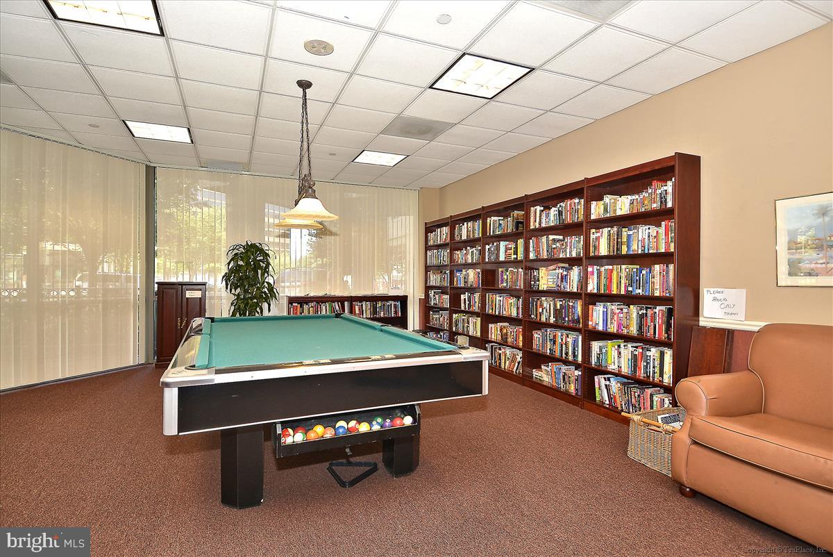 VIRGINIA SQUARE - Residential