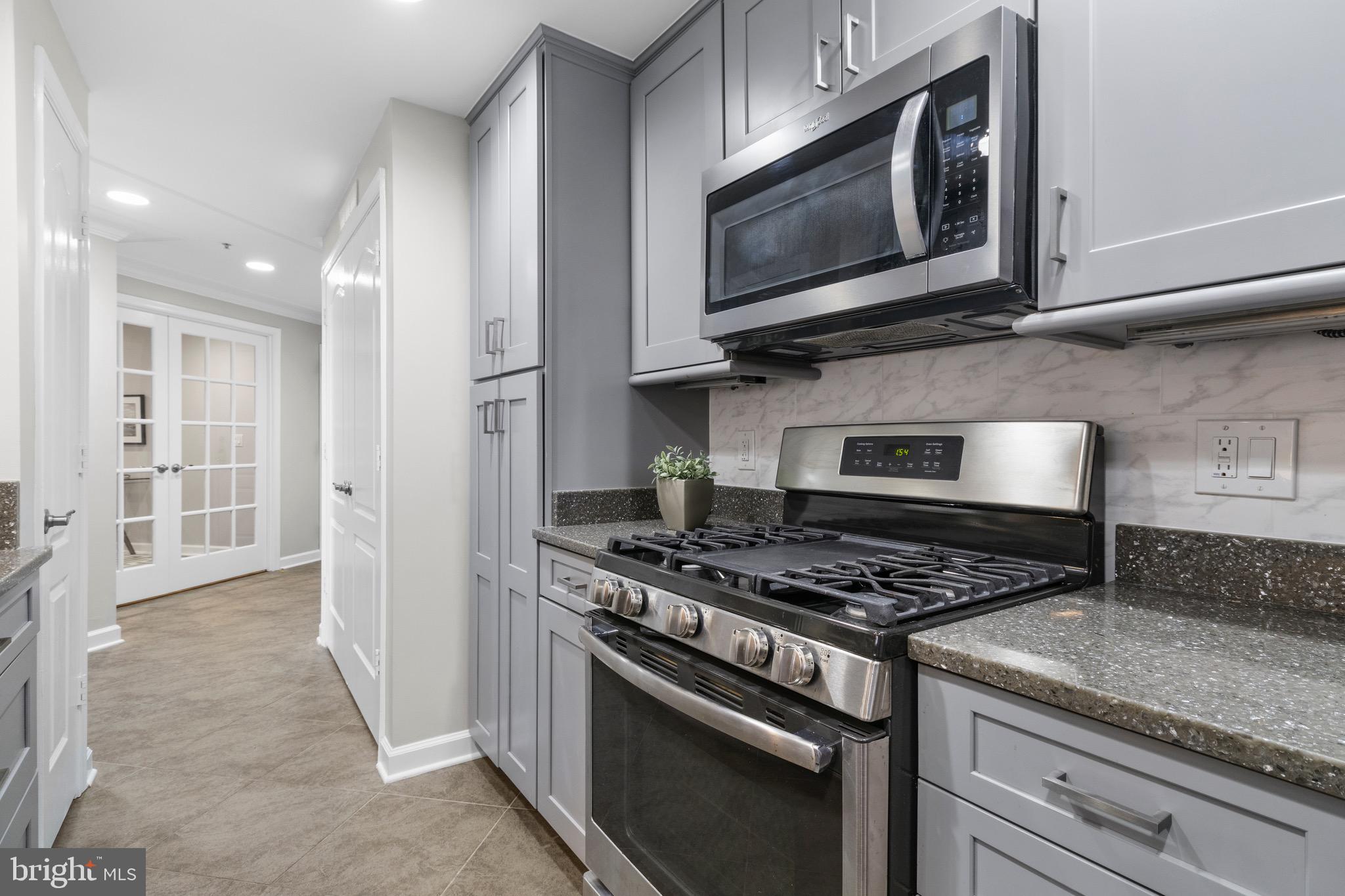 VIRGINIA SQUARE - Residential