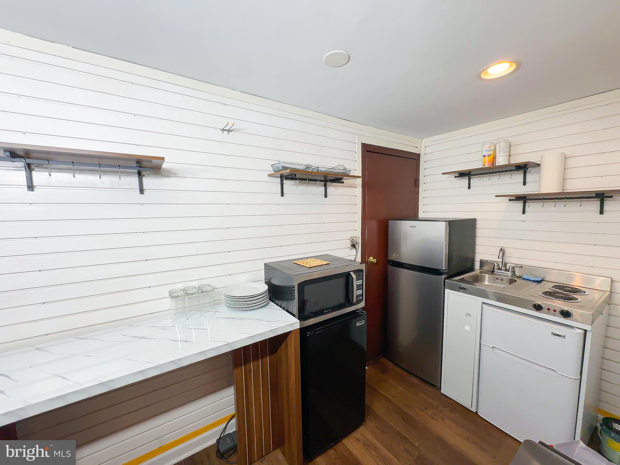 9300 COLESVILLE ROAD